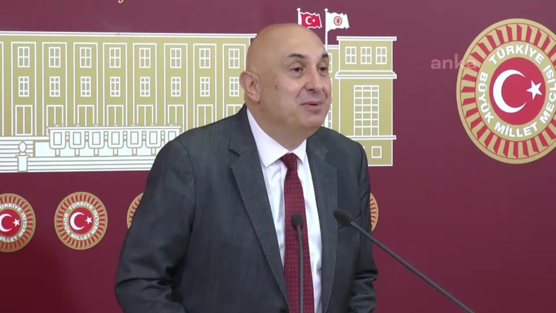 VALİLİKTEN İZİN AZILDI, TAKSİM'DE SOSYAL SORUMLULUK PROJESİ ÇEKTİ