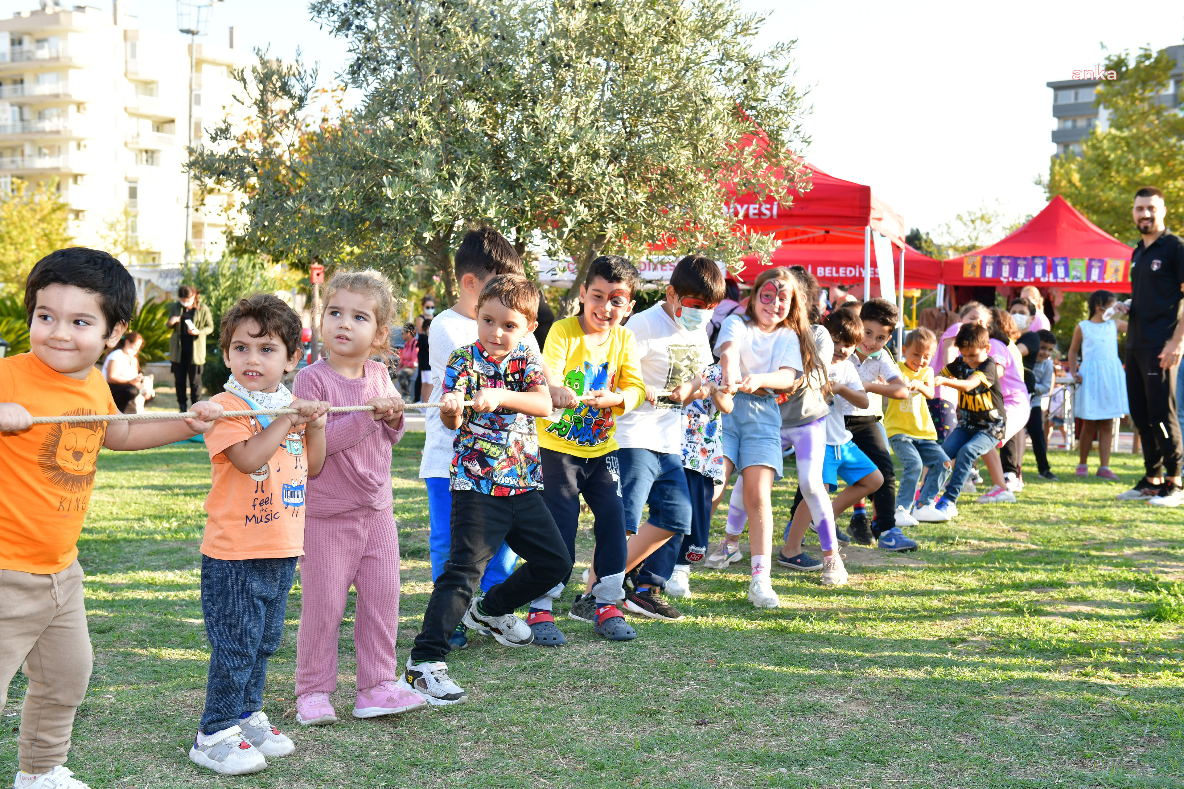 ÇİĞLİ'DE PATİ DOSTLARI FESTİVALİ 4. KEZ DÜZENLENDİ