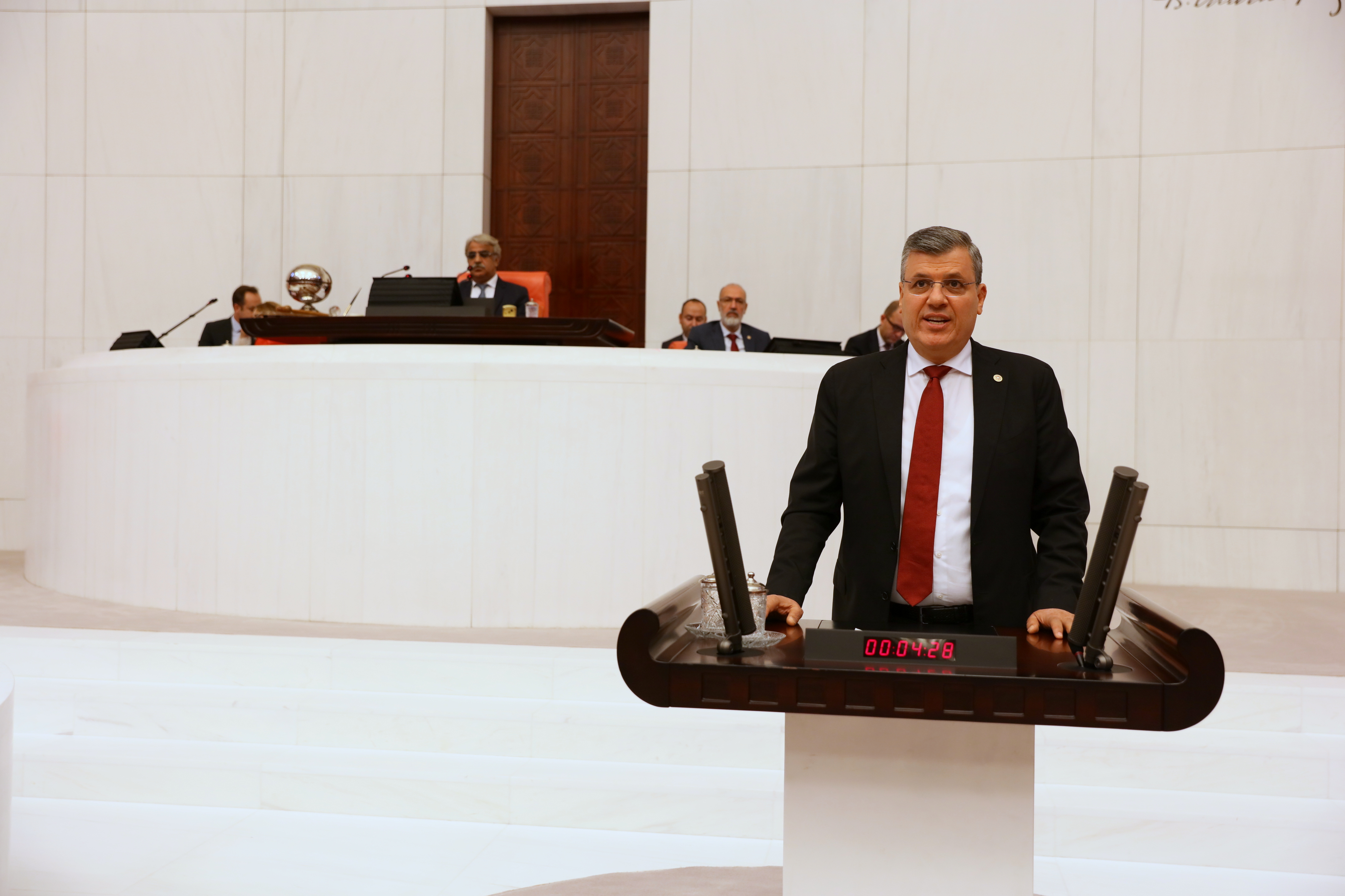 CHP,  "ÖZGÜRLÜKTE KAYGI VERİCİ GERİYE GİDİŞ" İÇİN MECLİS ARAŞTIRMASI İSTEDİ
