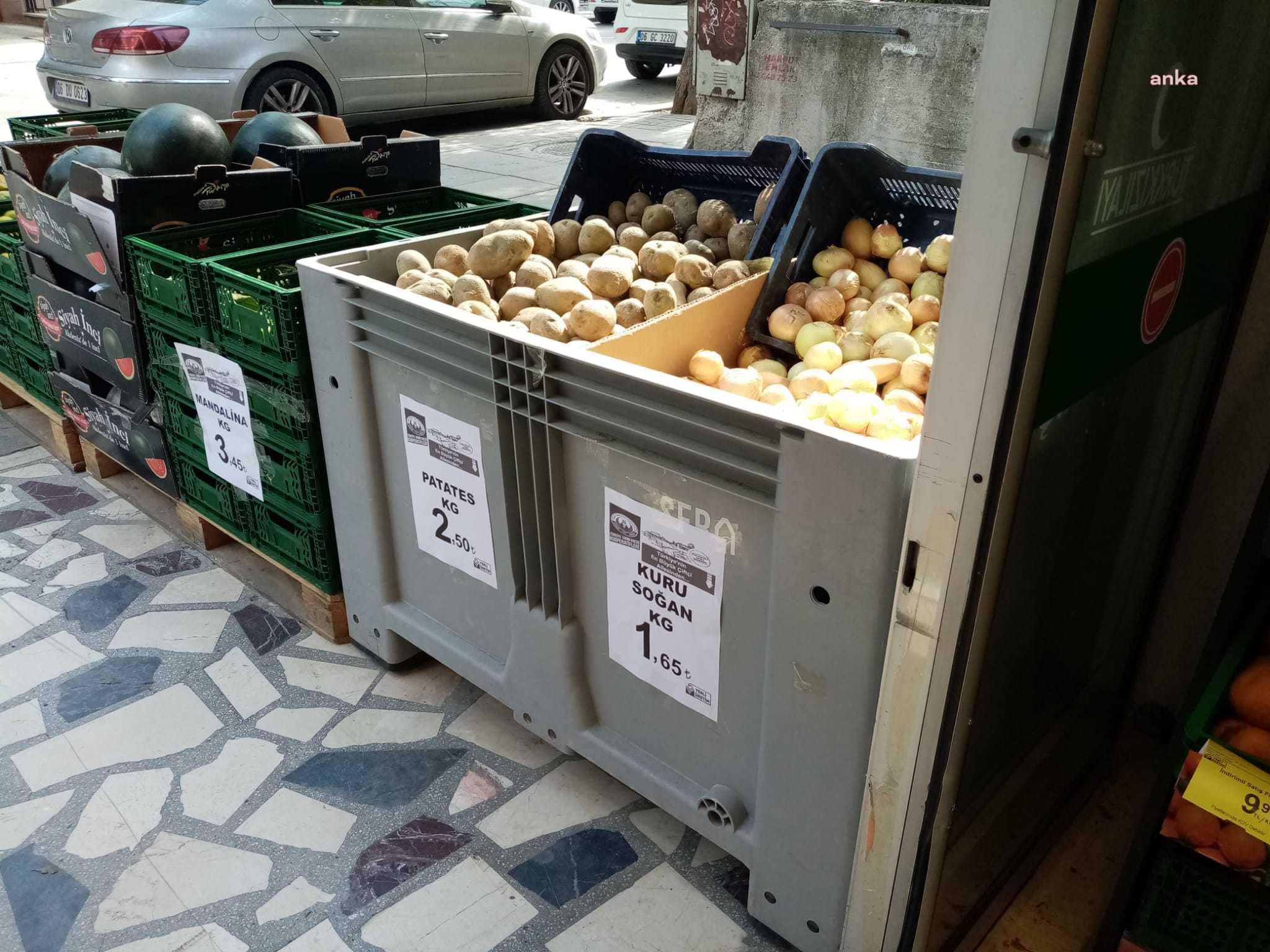 TARIM KREDİ KOOPERATİFİ MARKETİNDE DOMATES 3,5 TL DAHA PAHALI
