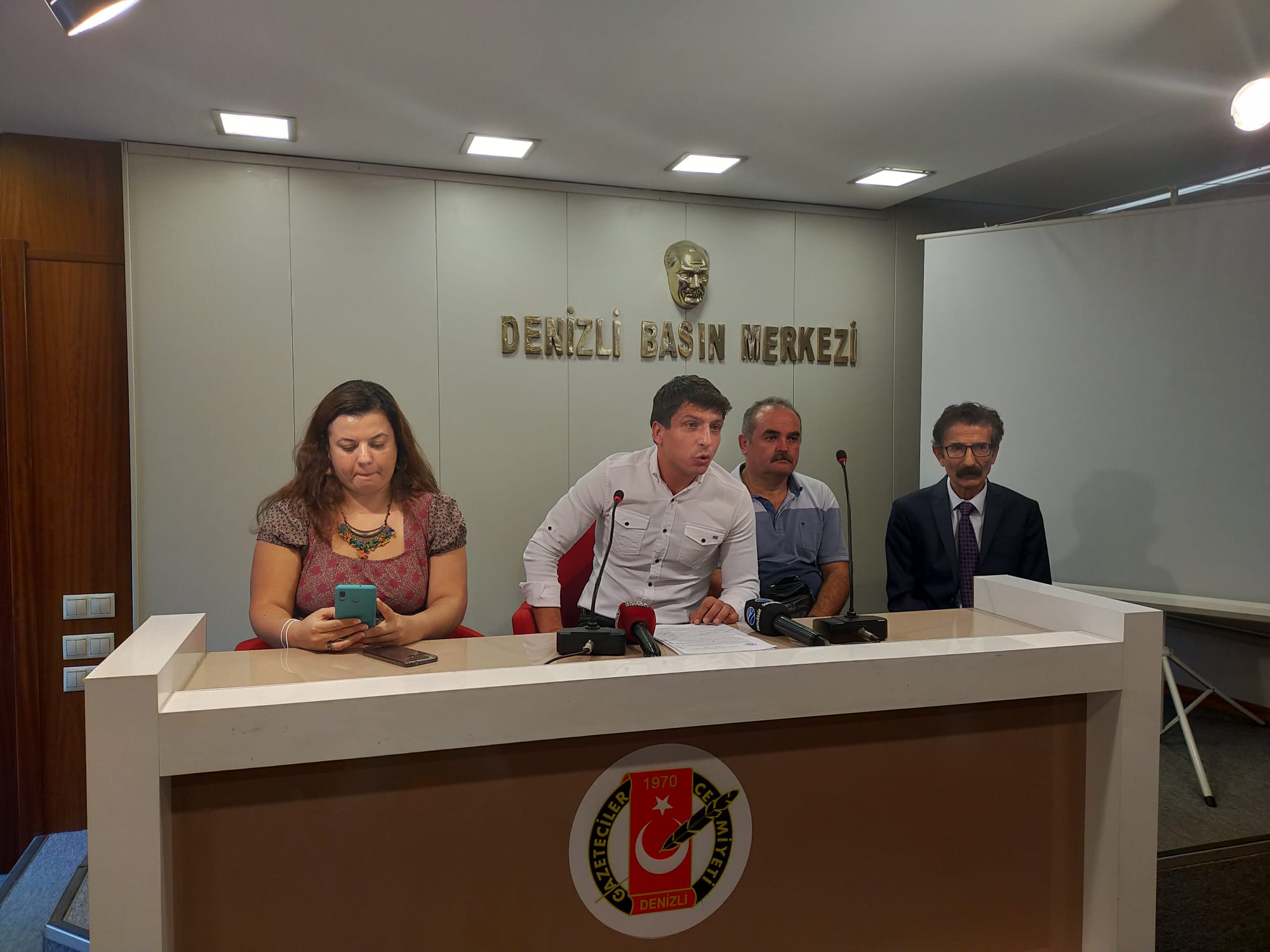 EĞİTİM-SEN DENİZLİ ŞUBE BAŞKANI ÖZDEMİR: “SAĞLIKLI KOŞULLARDA ÇALIŞMAK İSTİYORUZ”