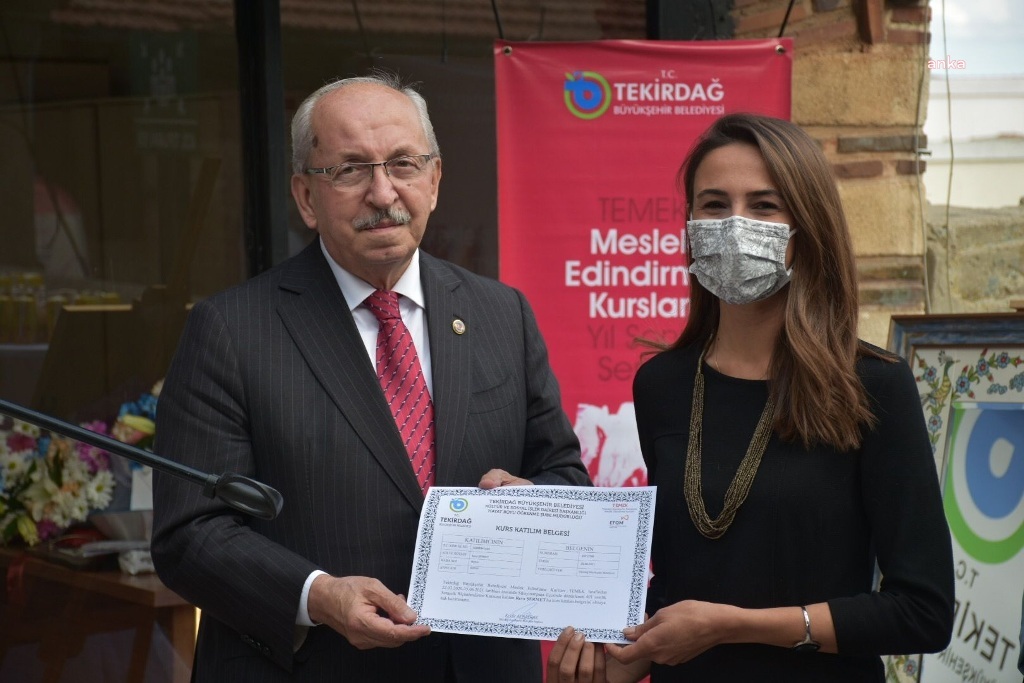 TEKİRDAĞ BÜYÜKŞEHİR'İN MESLEK EDİNDİRME KURSLARINI BAŞARI İLE BİTİRENLER SERTİFİKALARINI ALDI