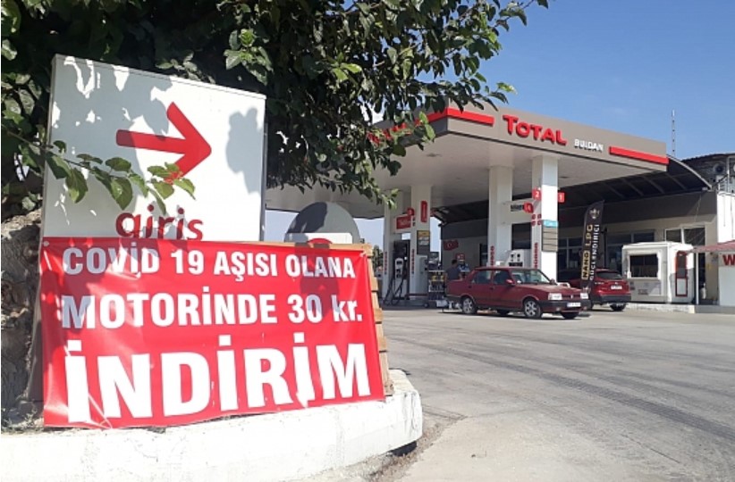 DENİZLİ'DE AŞI OLANA AKARYAKIT İNDİRİMİ