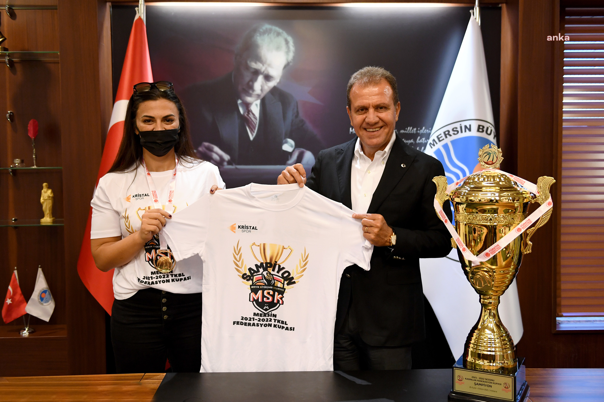 KADIN BASKETBOL TAKIMI’NDAN VAHAP SEÇER’E DOĞUM GÜNÜ SÜRPRİZİ