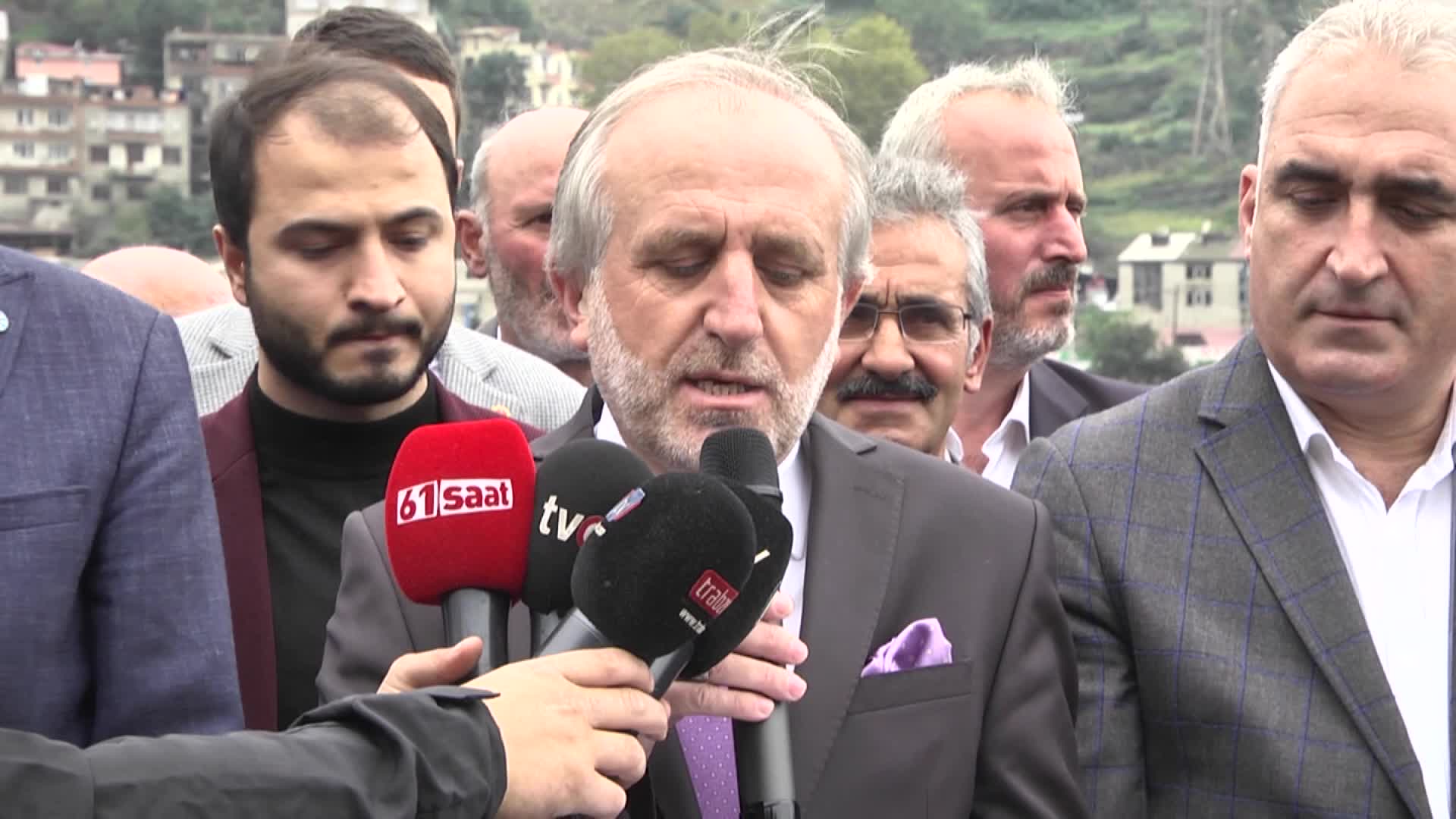 TRABZON'DA 7 SİYASİ PARTİ İL BAŞKANI DERE YATAĞINA YAPILMAK İSTENEN TERMİNAL BİNASI İÇİN BİR ARAYA GELDİ: “DERE YATAKLARINDA YENİ ÇALIŞMALARA İZİN VERİLMEMELİ”