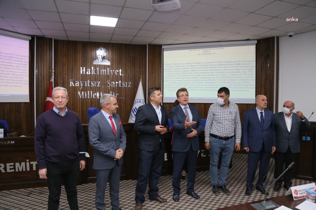 EDREMİT BELEDİYE MECLİS ÜYESİ VE BELEDİYE PERSONELİNDEN ÖRNEK DAVRANIŞ