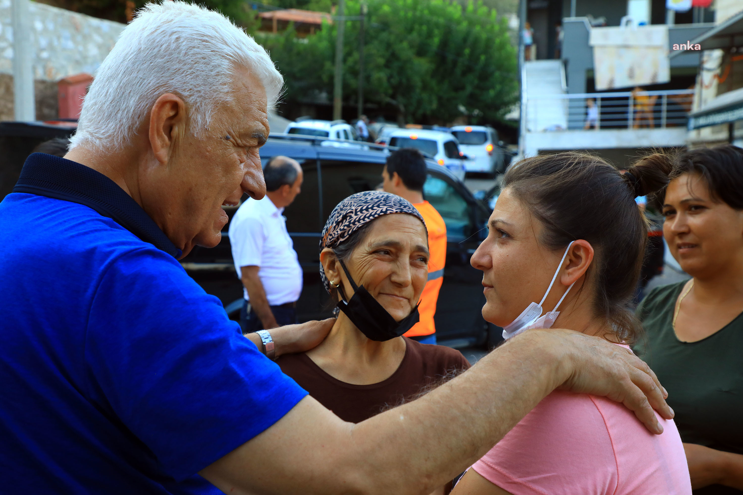 MUĞLA BÜYÜKŞEHİR BELEDİYESİ'NDEN YANGIN MAĞDURU ÖĞRENCİLERE EĞİTİM DESTEĞİ