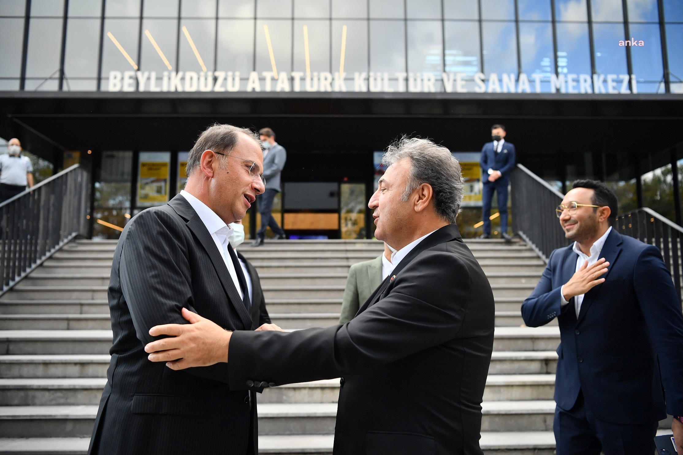 BORNOVA BELEDİYESİ’NDEN BEYLİKDÜZÜ’NE ZİYARET