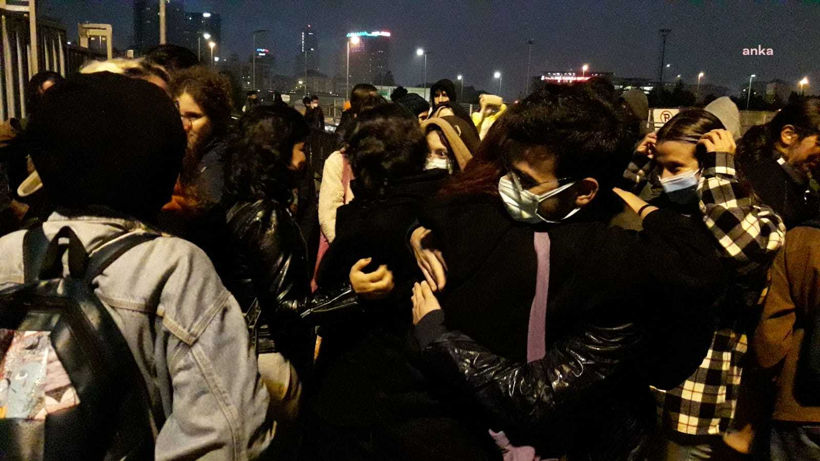 BOĞAZİÇİ PROTESTOLARINDA GÖZALTINA ALINAN 10 ÖĞRENCİDEN 2’Sİ TUTUKLANDI