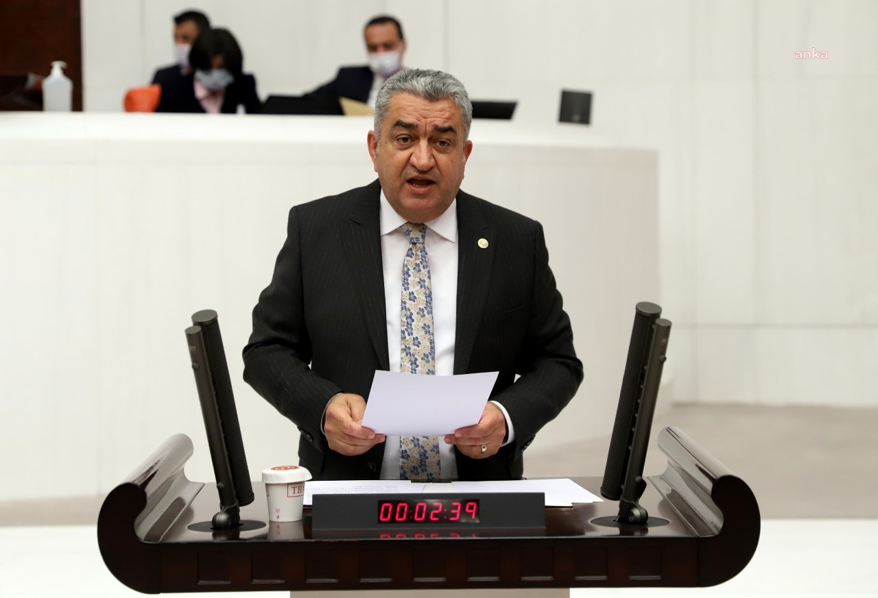 CHP'Lİ SERTER: İZMİR'İN ÜNİVERSİTELERİ SARAY'IN ARKA BAHÇESİ GİBİ ÇALIŞIYOR