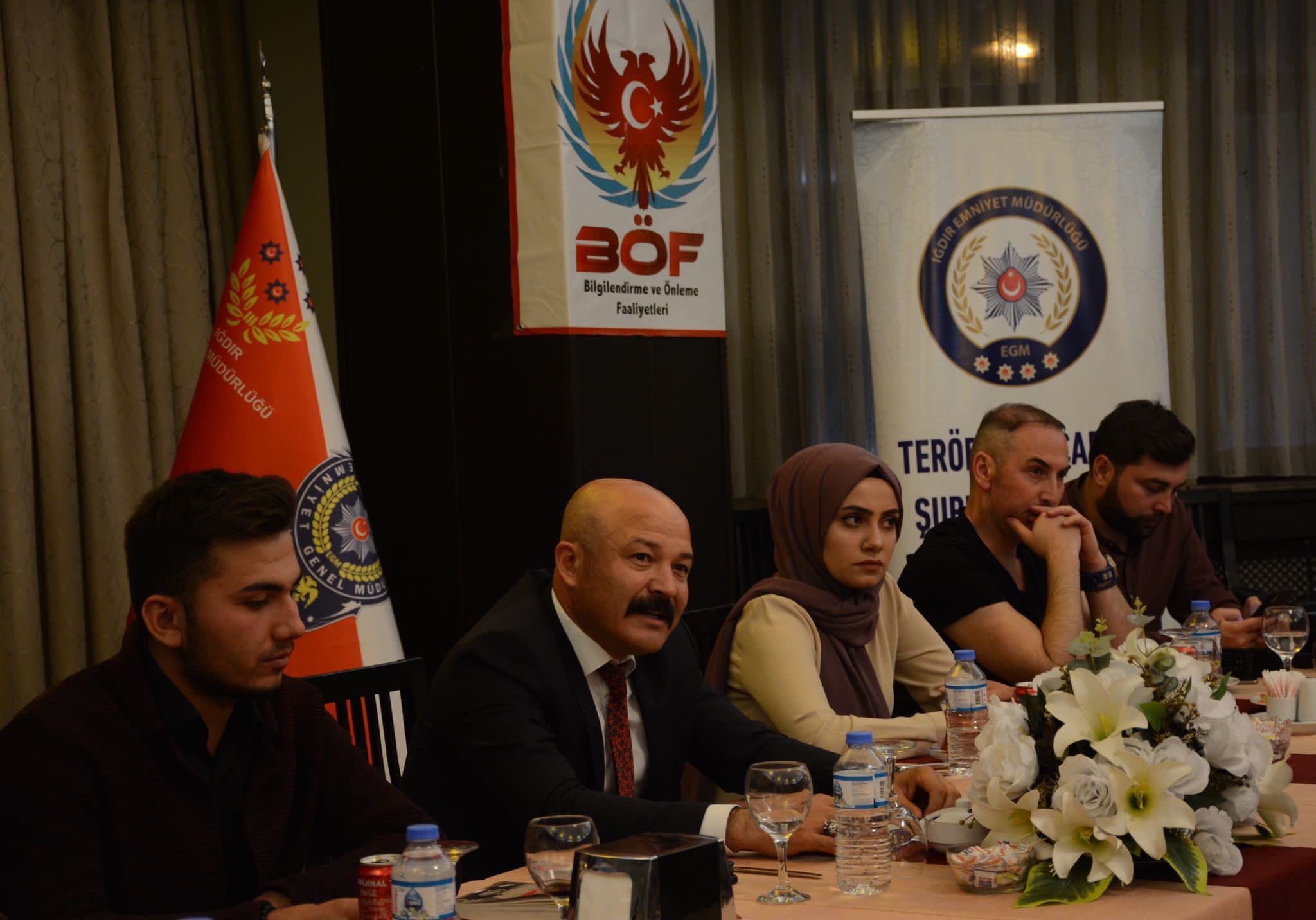 IĞDIR EMNİYET MÜDÜRÜ YONCA, ÜNİVERSİTE ÖĞRENCİLERİNİ MİSAFİR ETTİ