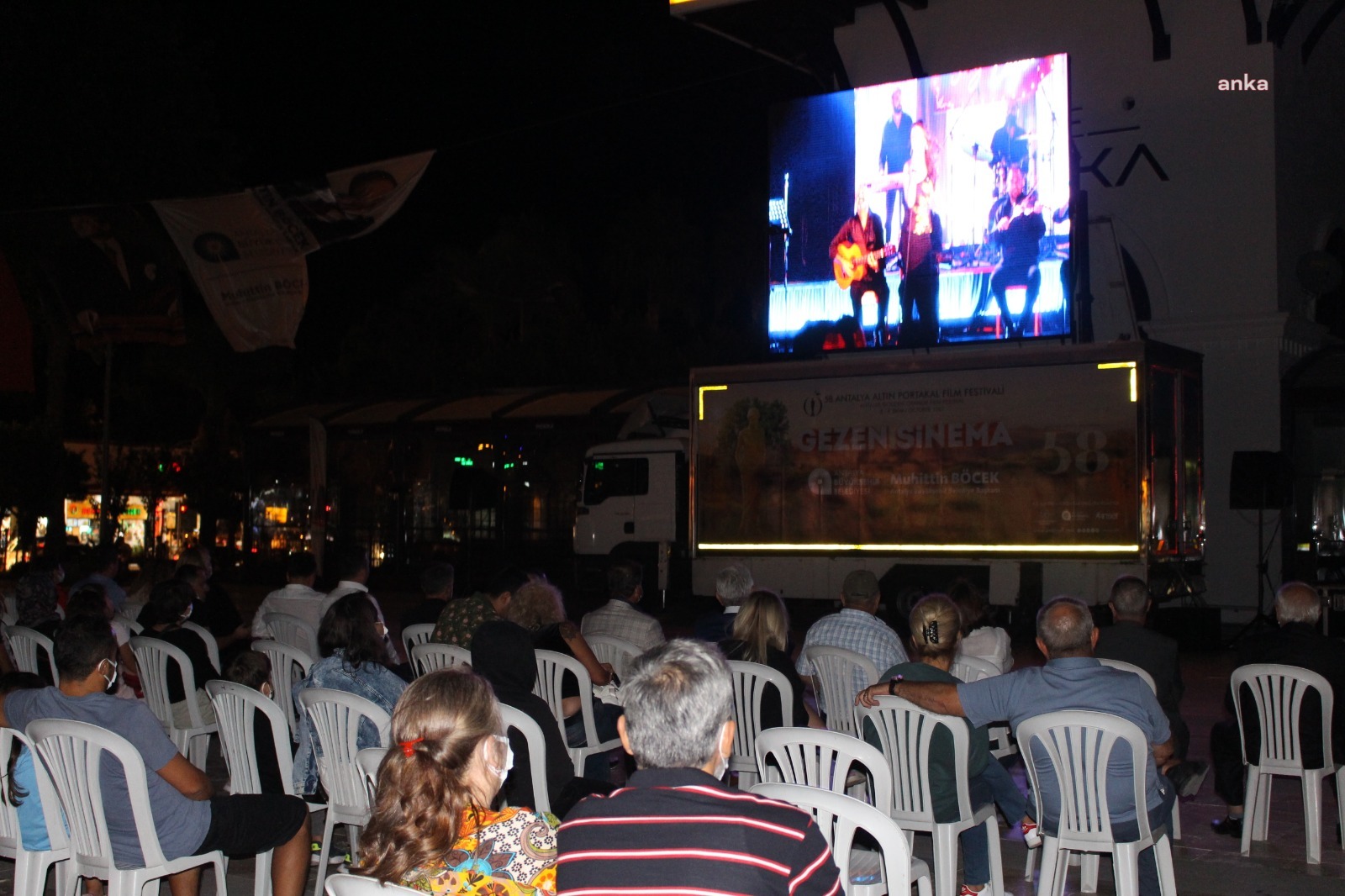 ANTALYA'DA GEZEN SİNEMA’NIN İLK DURAĞI KEMER VE SERİK OLDU