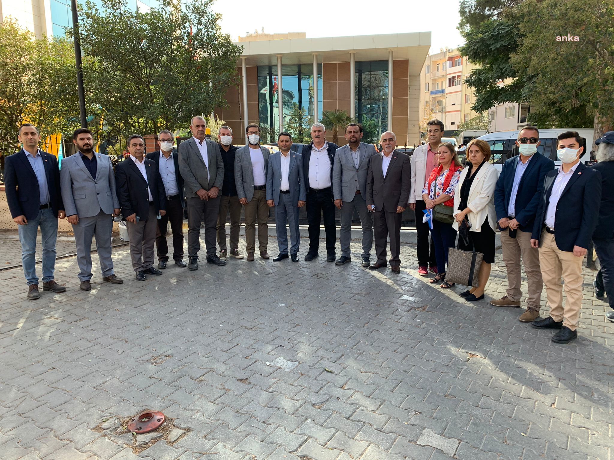 İZMİR'DE AKP'Lİ BELEDİYENİN 1,6 MİLYAR LİRALIK ARSA SATIŞ KARARI MAHKEMELİK OLDU