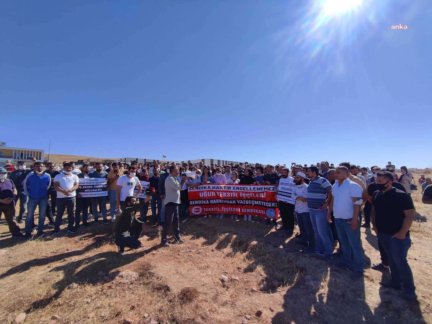 UĞUR TEKSTİL’DE SENDİKA İLE YÖNETİM ARASINDA İLK GÖRÜŞME OLUMLU GEÇTİ