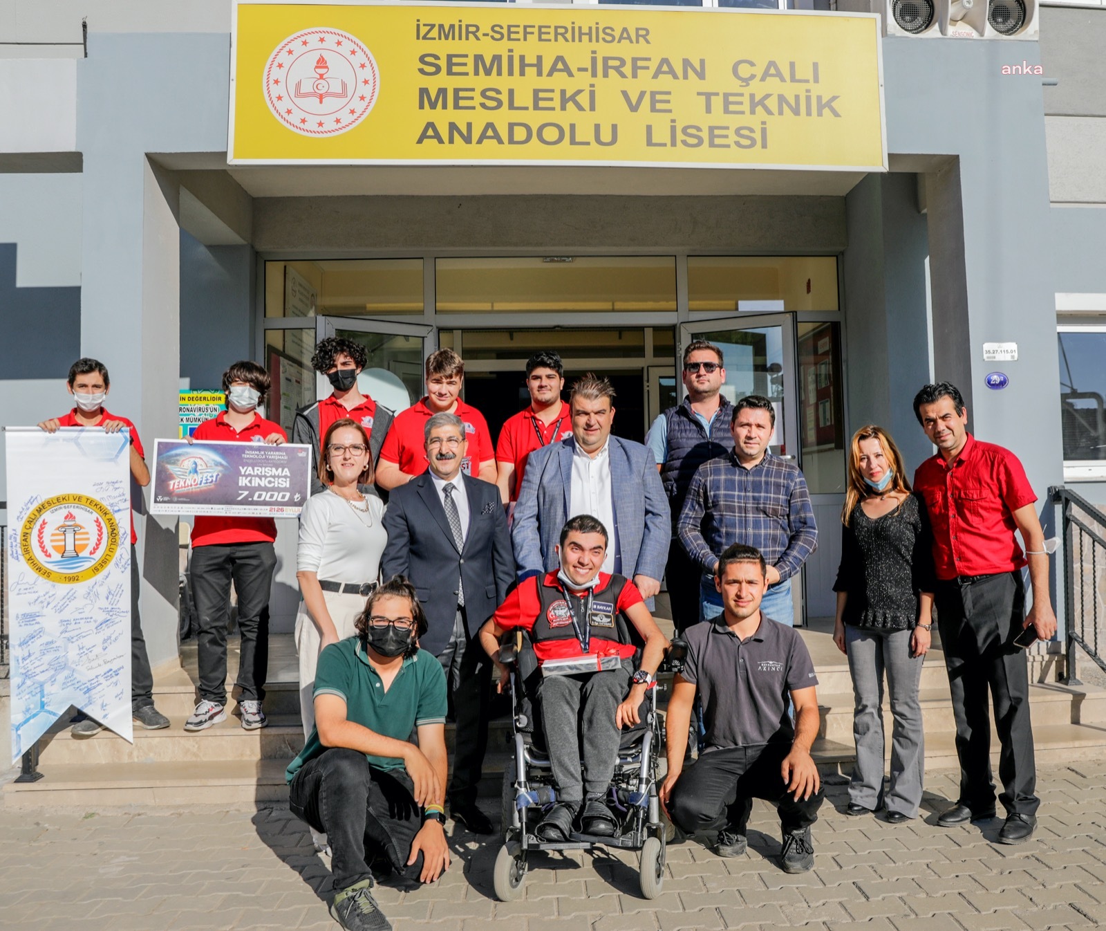 SEFERİHİSAR BELEDİYE BAŞKANI YETİŞKİN’DEN TEKNOFEST’TE ÖDÜL ALAN GENÇLERE DESTEK