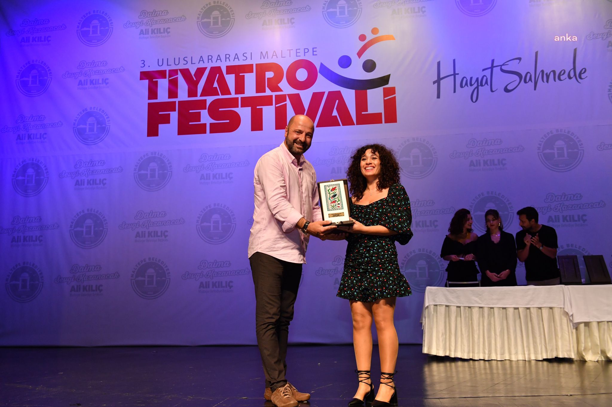 TARSUS ŞEHİR TİYATROSU, İSTANBUL'DAN ÖDÜLLE DÖNÜYOR