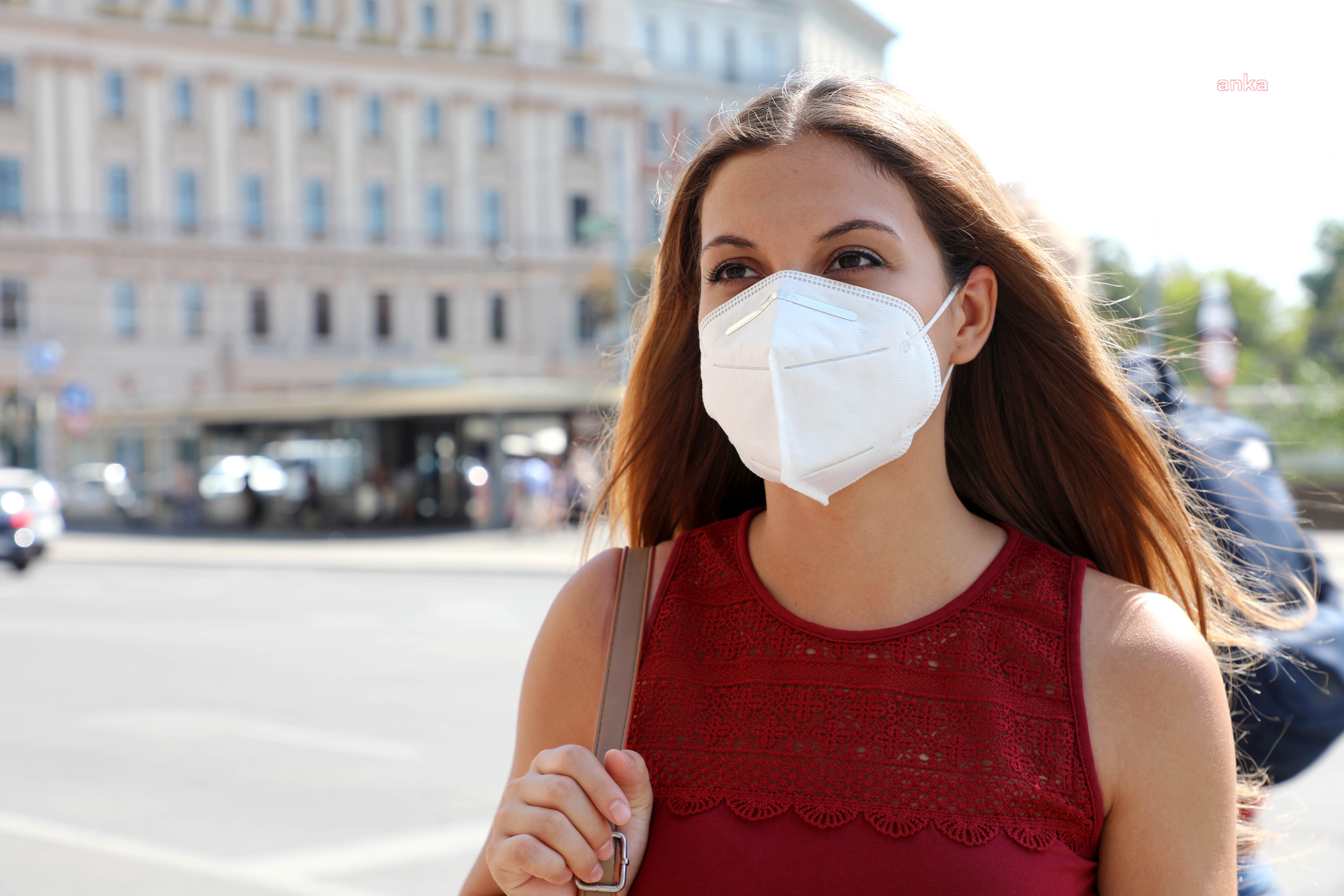 GERİ DÖNÜŞTÜRÜLEBİLİR HAMMADDELERDEN MASKE ÜRETİLDİ