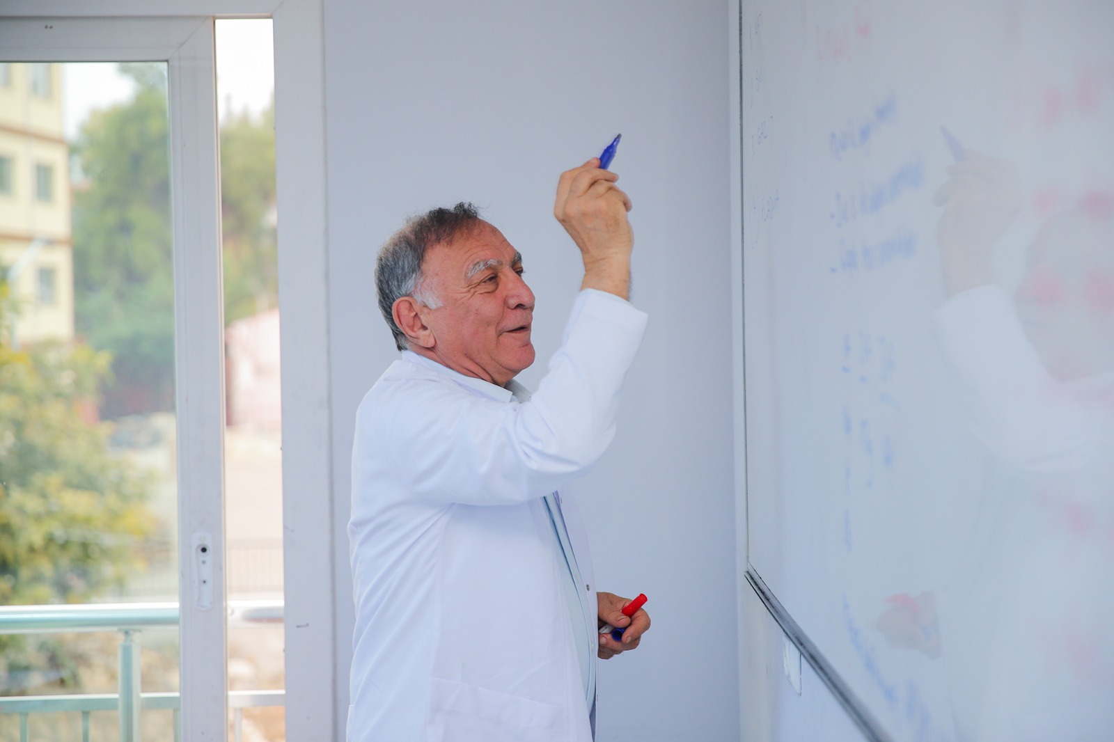 SEYHAN BELEDİYESİ'NDEN YKS ÖĞRENCİLERİNE DESTEK EĞİTİMİ