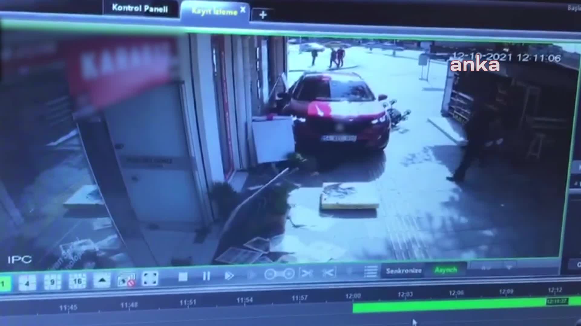 SAKARYA'DA KONTROLDEN ÇIKAN CİP, ANNE VE ÇOCUĞUNA ÇARPTI: 3 YARALI