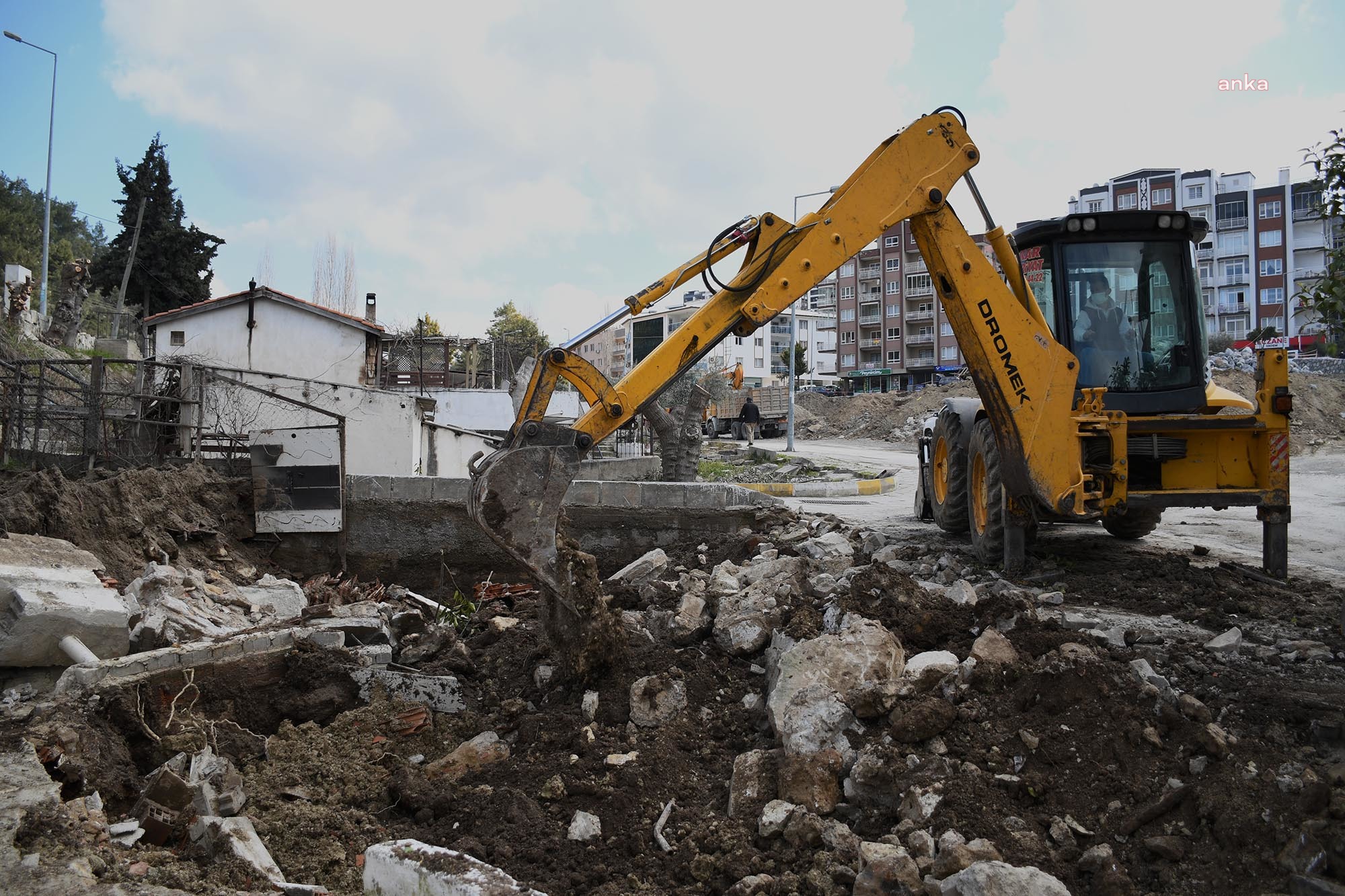 KUŞADASI BELEDİYESİ 2,5 YILDA 62.330 İMAR KANUNUNA AYKIRILIK ŞİKAYETİ DEĞERLENDİRDİ