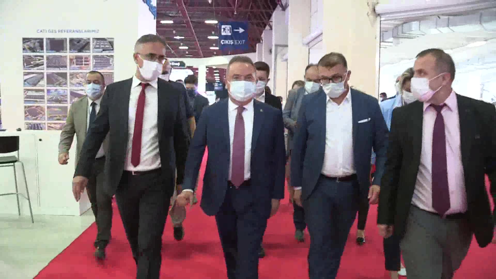 MUHİTTİN BÖCEK: "ANTALYA'NIN KARBON SALINIMINI 2030'A KADAR YÜZDE 40 AZALTMA HEDEFİMİZE İLERLİYORUZ”
