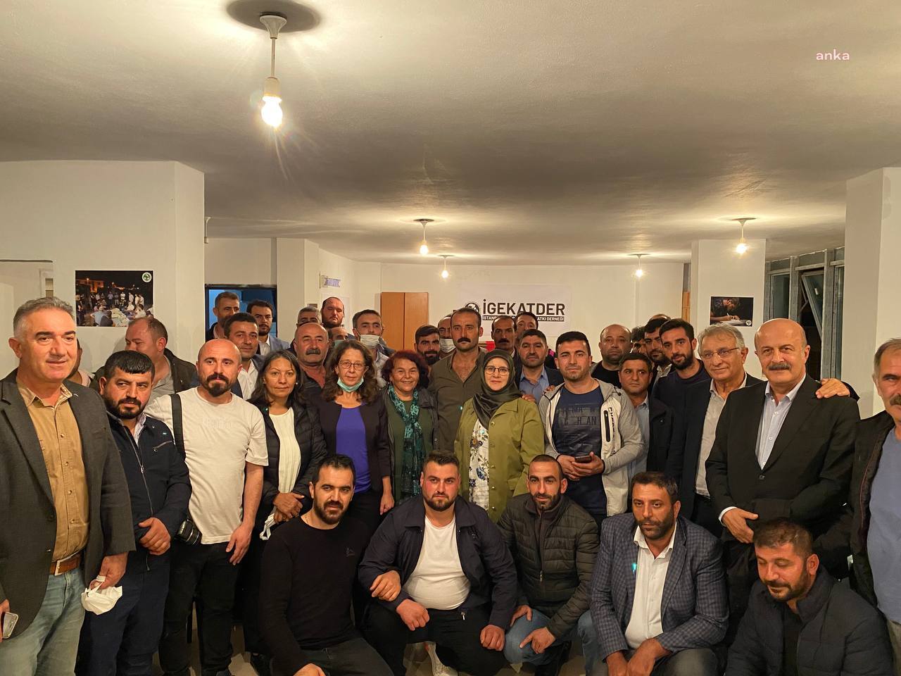 HDP’LİLERİN ZİYARET ETTİĞİ ATIK KAĞIT İŞÇİLERİ: "DEVLETİN BİZE DAHA ÇOK SAHİP ÇIKMASI GEREKİYOR"