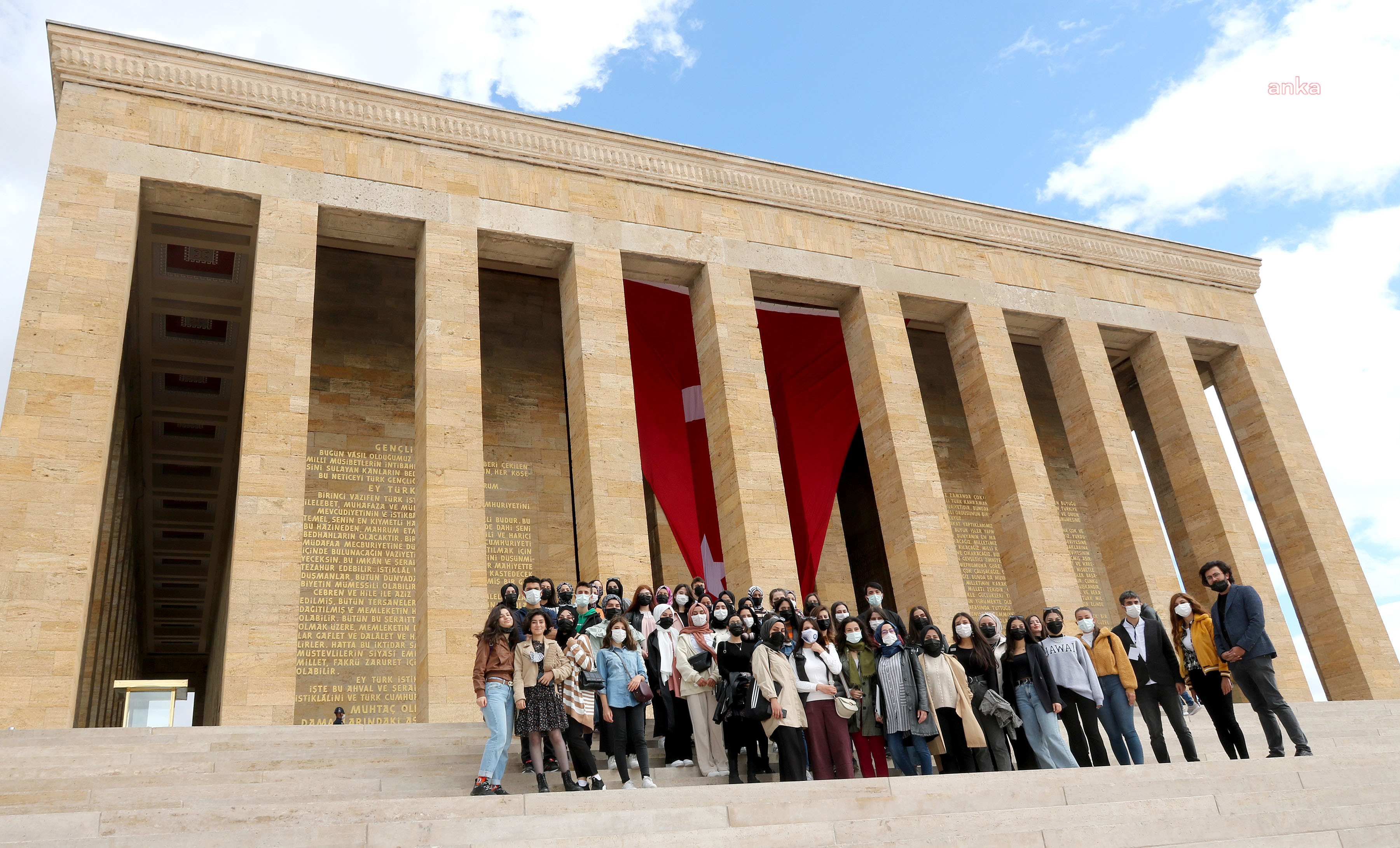 ÇANKAYA BELEDİYESİ'NDEN ÜNİVERSİTE ÖĞRENİMİ İÇİN ANKARA’YA GELEN GENÇLERE ÖZEL GEZİ