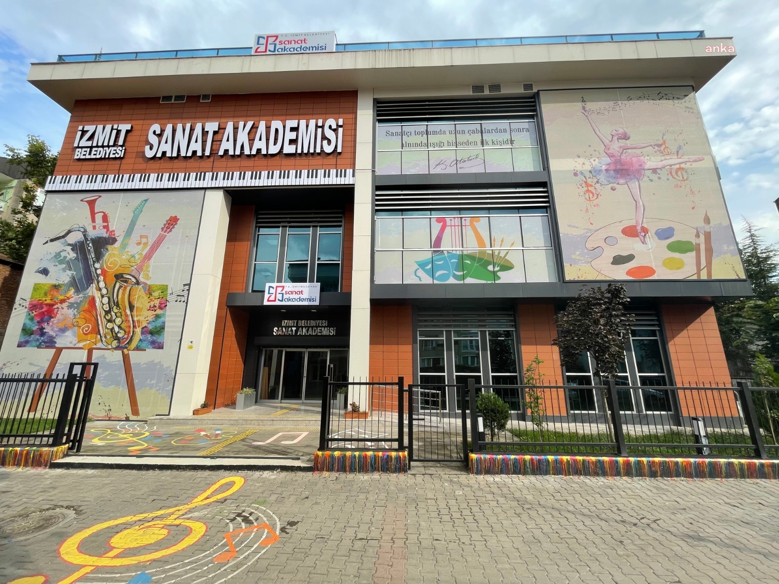 İZMİT SANAT AKADEMİSİ'NİN AÇILIŞI İÇİN GERİ SAYIM BAŞLADI