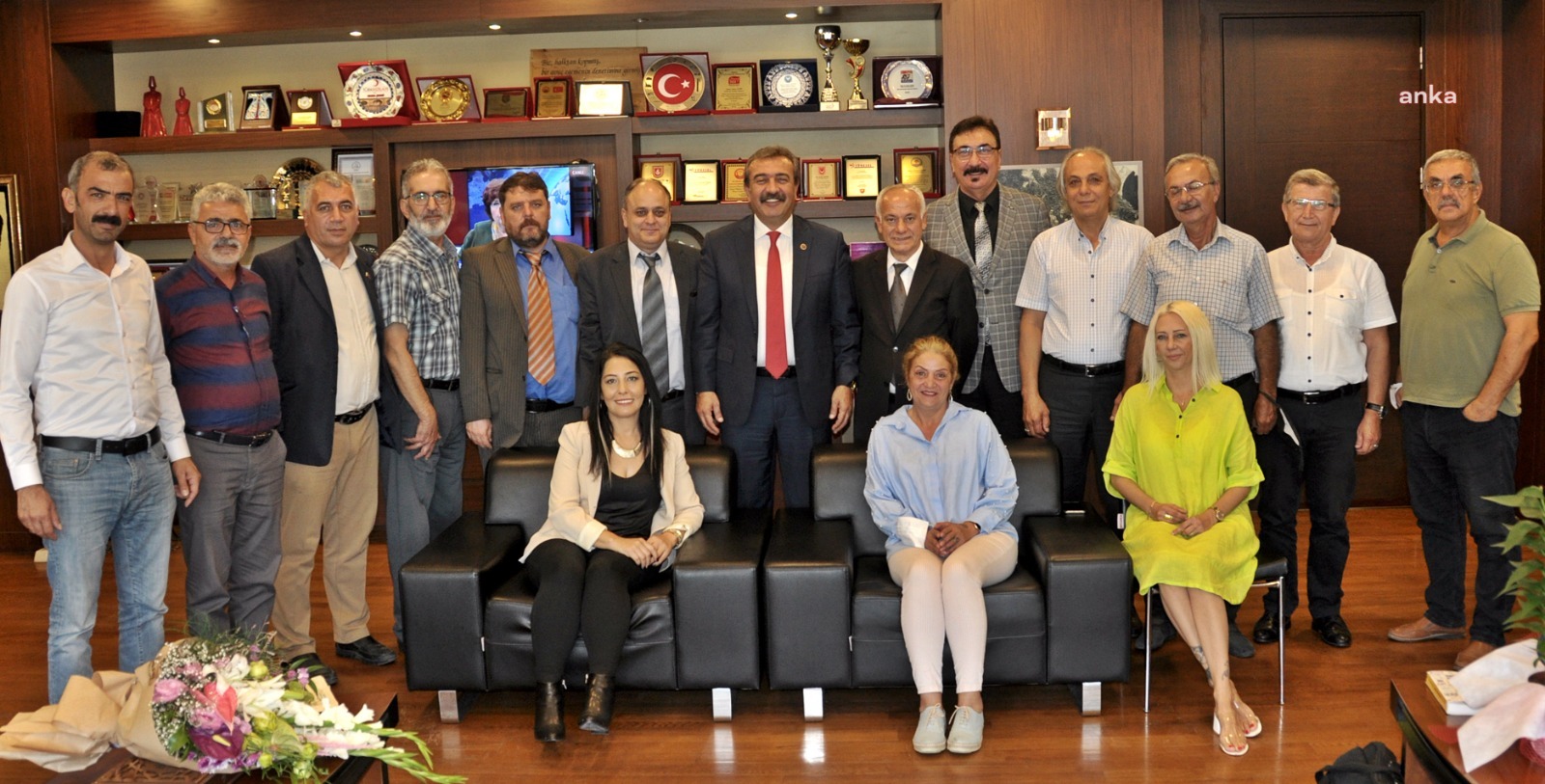 ADANA LOBİSİ’NDEN ÇUKUROVA BELEDİYE BAŞKANI ÇETİN’E TEŞEKKÜR ZİYARETİ