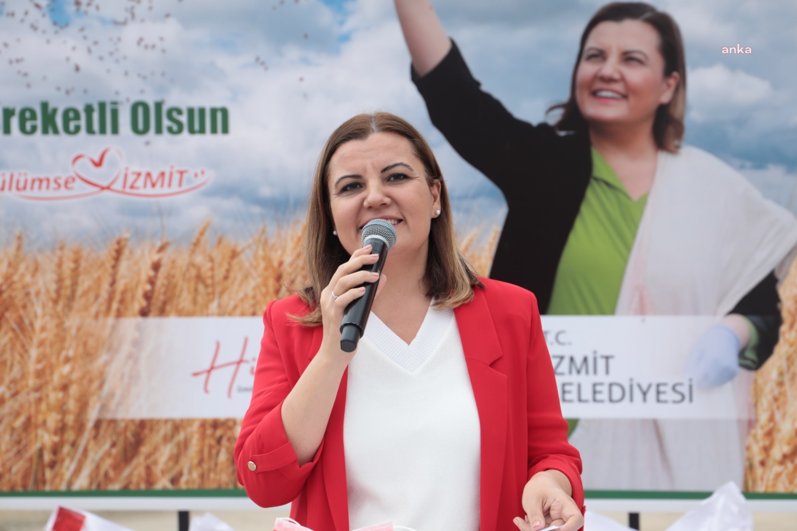 İZMİT BELEDİYESİ'NDEN ÇİFTÇİYE YEREL BUĞDAY TOHUMU