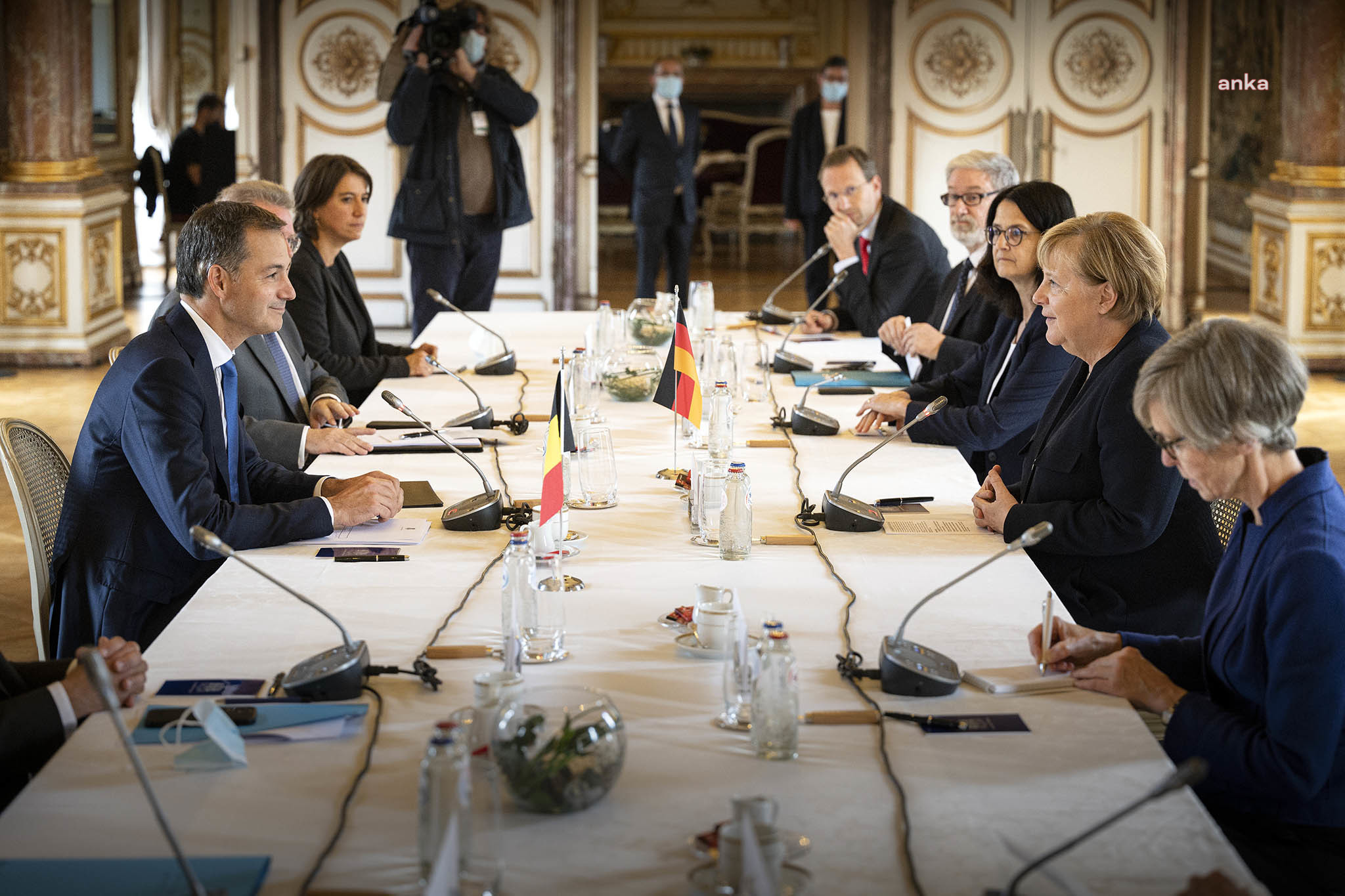 MERKEL'E BELÇİKA'NIN EN YÜKSEK ONUR NİŞANI VERİLDİ