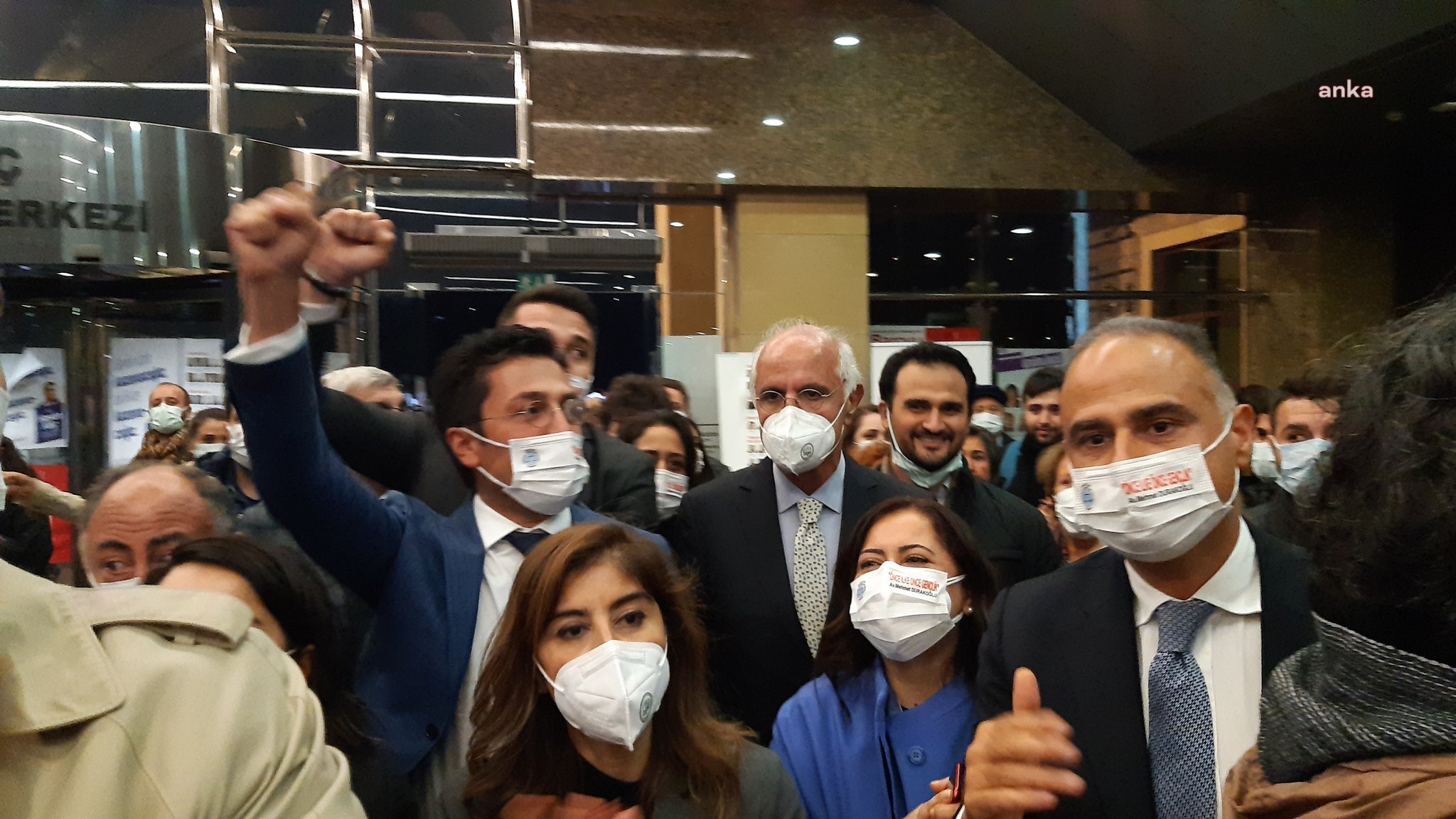 MEHMET DURAKOĞLU İSTANBUL BAROSU BAŞKANLIĞI'NA YENİDEN SEÇİLDİ