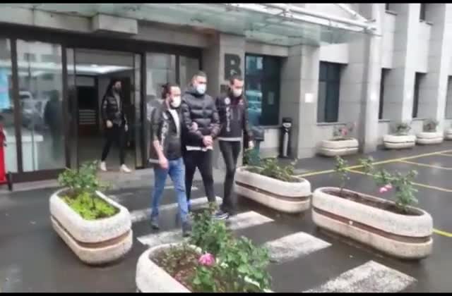 "MURDA" ADIYLA BİLİNEN RAP ŞARKICISI GÖZALTINA ALINDI
