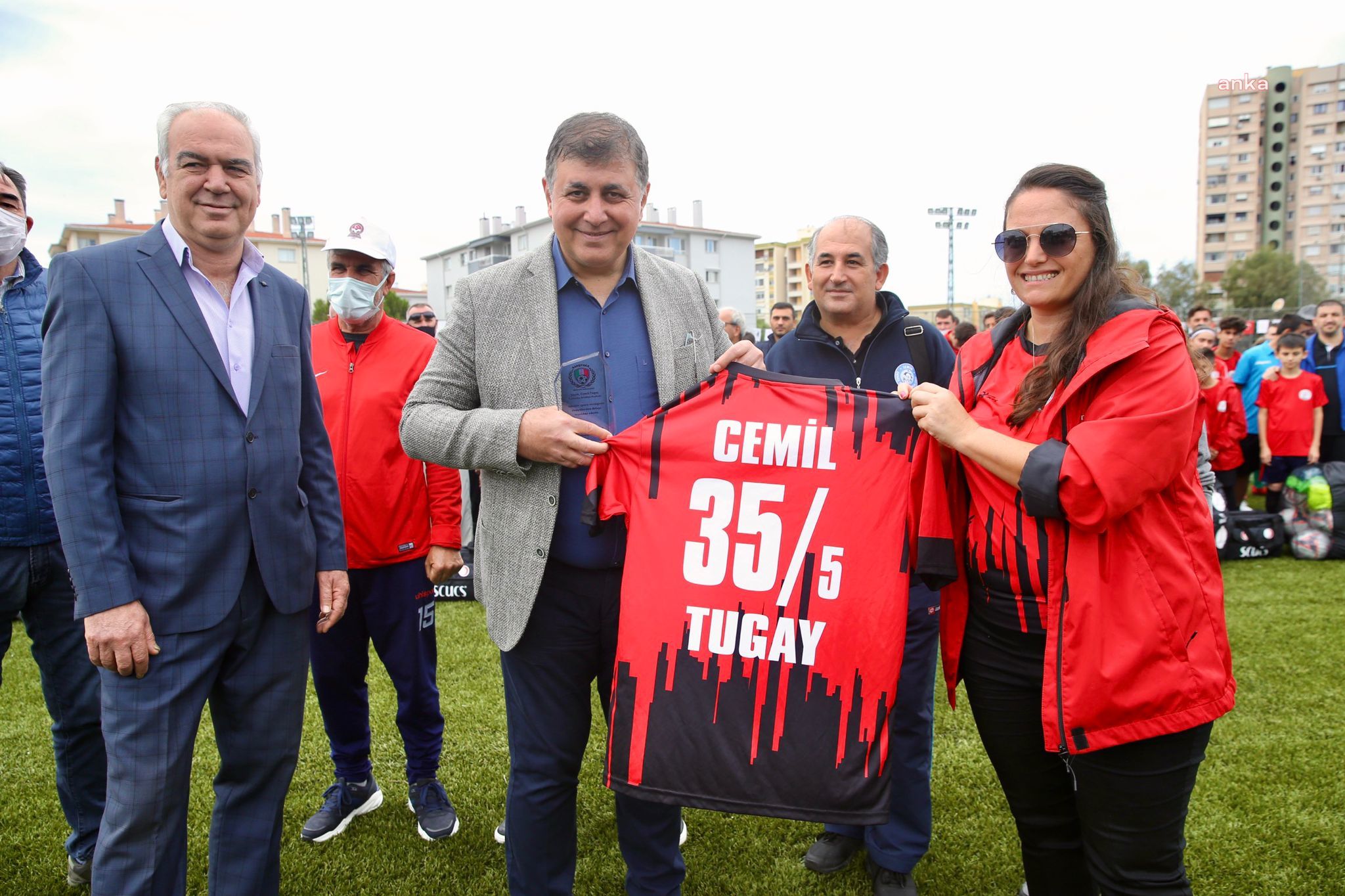 KARŞIYAKA BELEDİYESİ’NDEN AMATÖR SPOR KULÜPLERİNE DESTEK