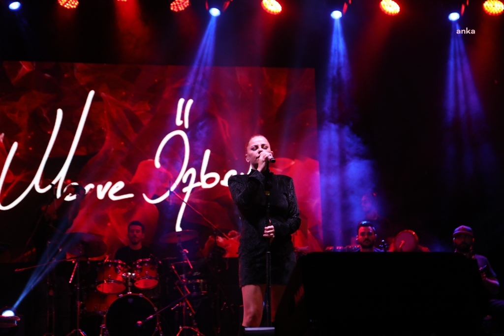 SARI YAZ KONSERLERİ’NE GÖRKEMLİ KAPANIŞ