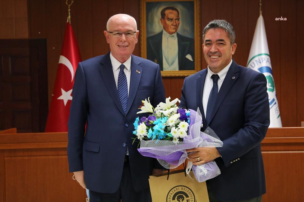 ODUNPAZARI BELEDİYE BAŞKANI KURT, MUHTARLARLA BULUŞTU
