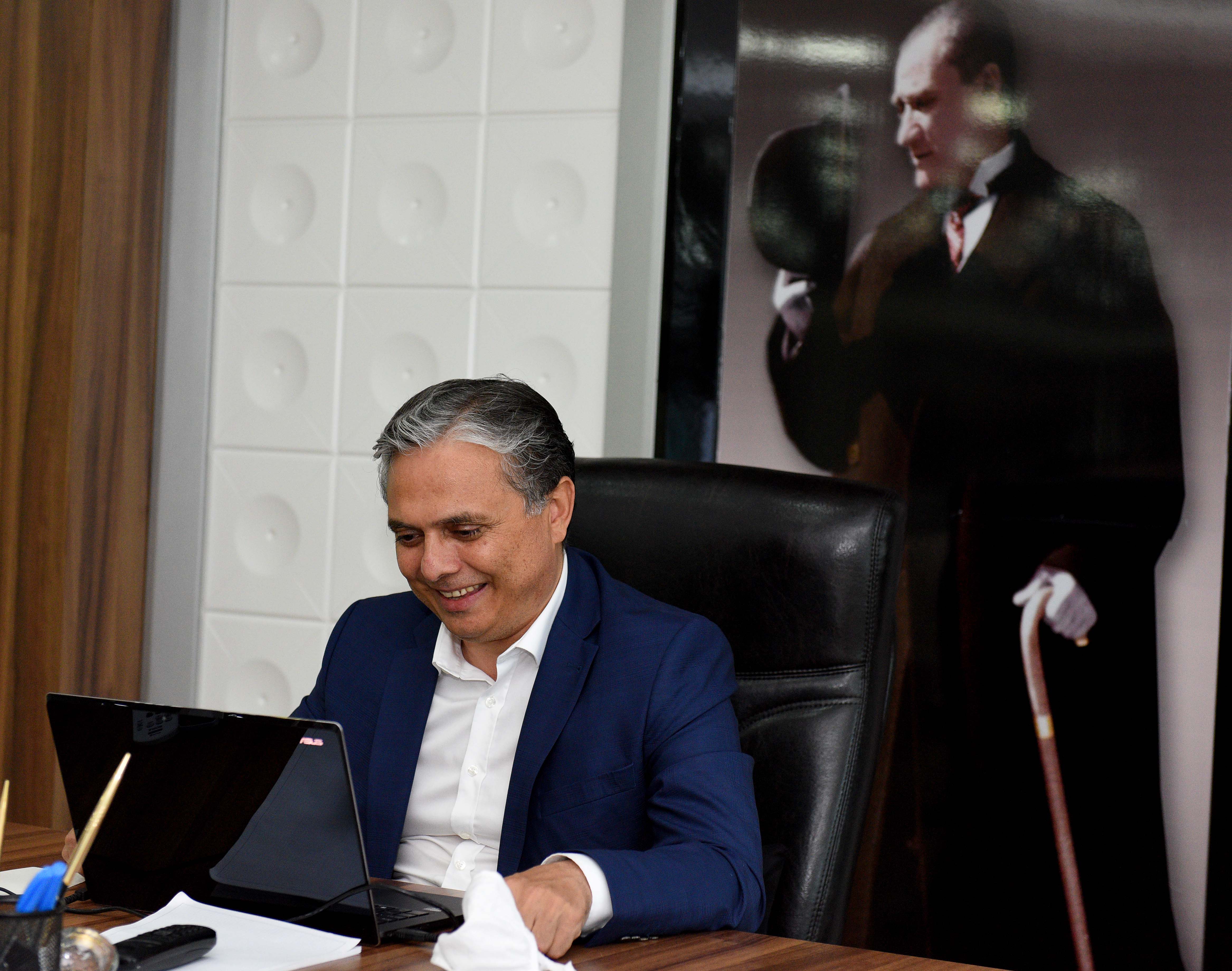MURATPAŞA BELEDİYE BAŞKANI UYSAL, GENÇLERLE GÖRÜŞTÜ
