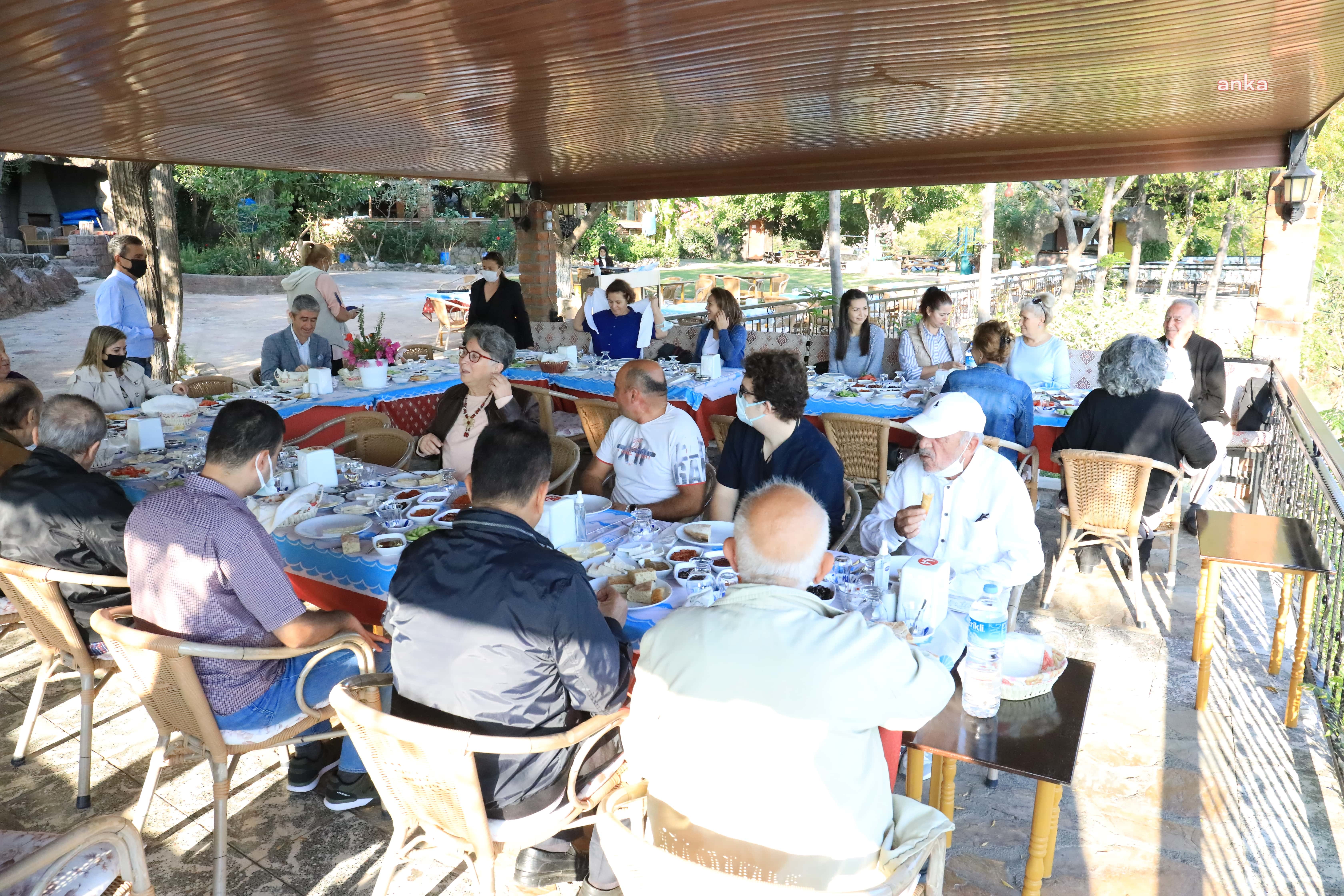 MARMARİS'TE HUZUREVİ SAKİNLERİ İKİ YIL SONRA  İLK KEZ DIŞARI ÇIKTILAR