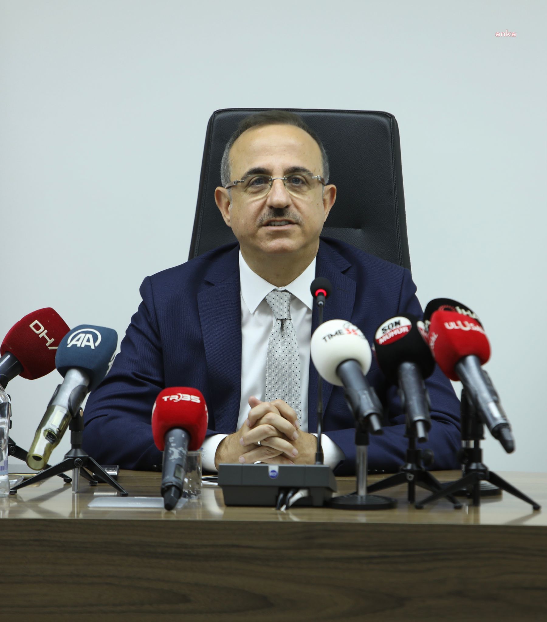 AKP İL BAŞKANI SÜREKLİ'DEN İZMİR BÜYÜKŞEHİR'E ÇAĞRI: "ÖNERGEMİZİ UYGULAYIN HİÇBİR MAHKEME İPTAL EDEMEZ"