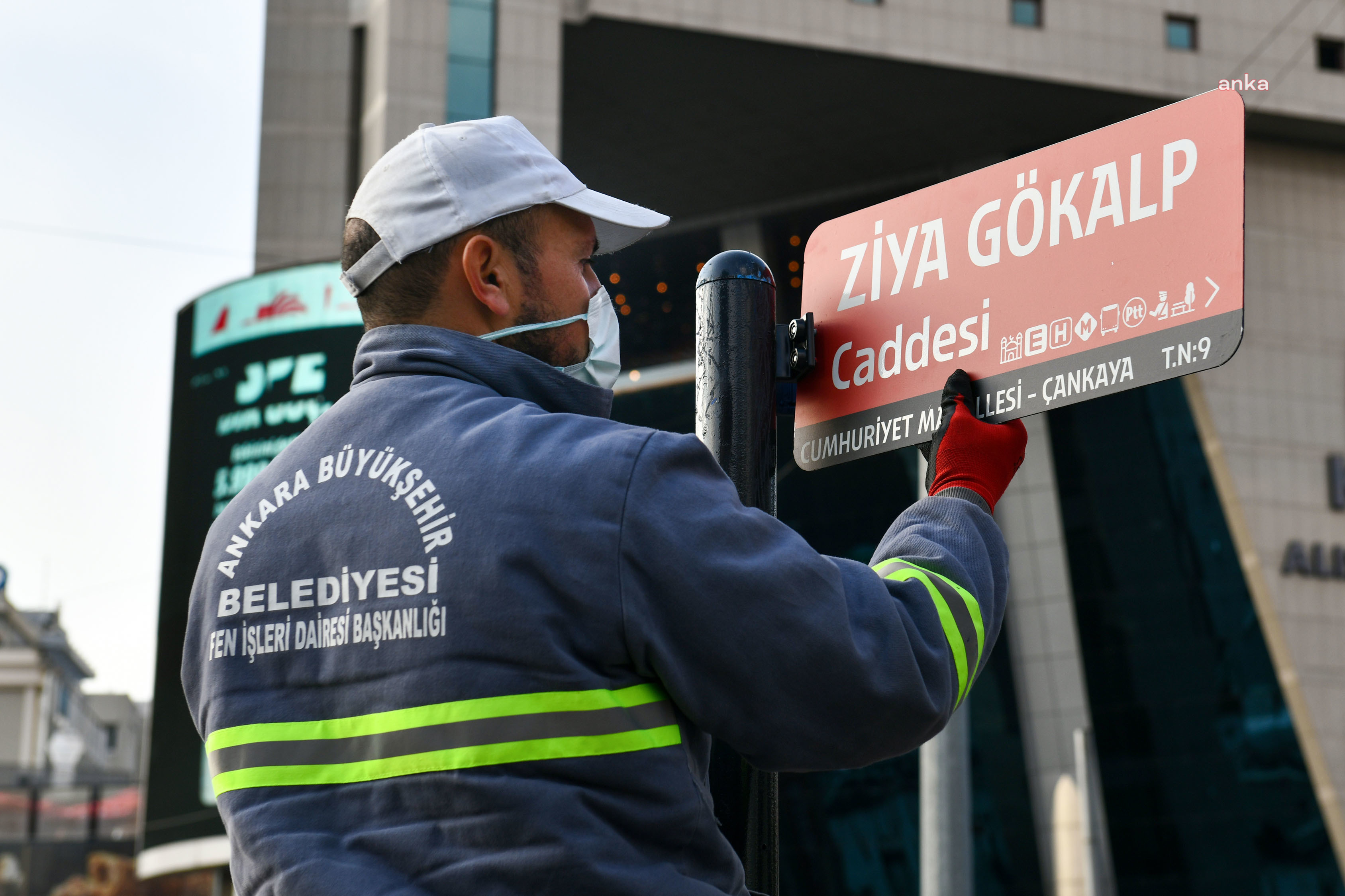 YENİ ANKARA FONTU CADDE VE SOKAK TABELALARI İLE BULUŞUYOR