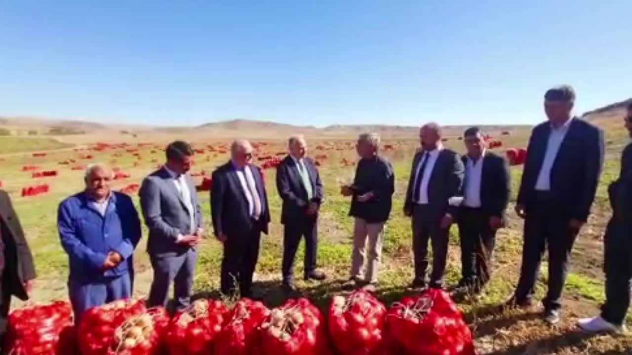 HAYMANALI ÇİFTÇİDEN BAHÇELİ'YE SİTEM: "SİZ ÇİFTÇİNİN YANINDA OLUNCA SOĞAN 50 KURUŞA DÜŞTÜ, MAZOT 8 LİRAYA ÇIKTI"