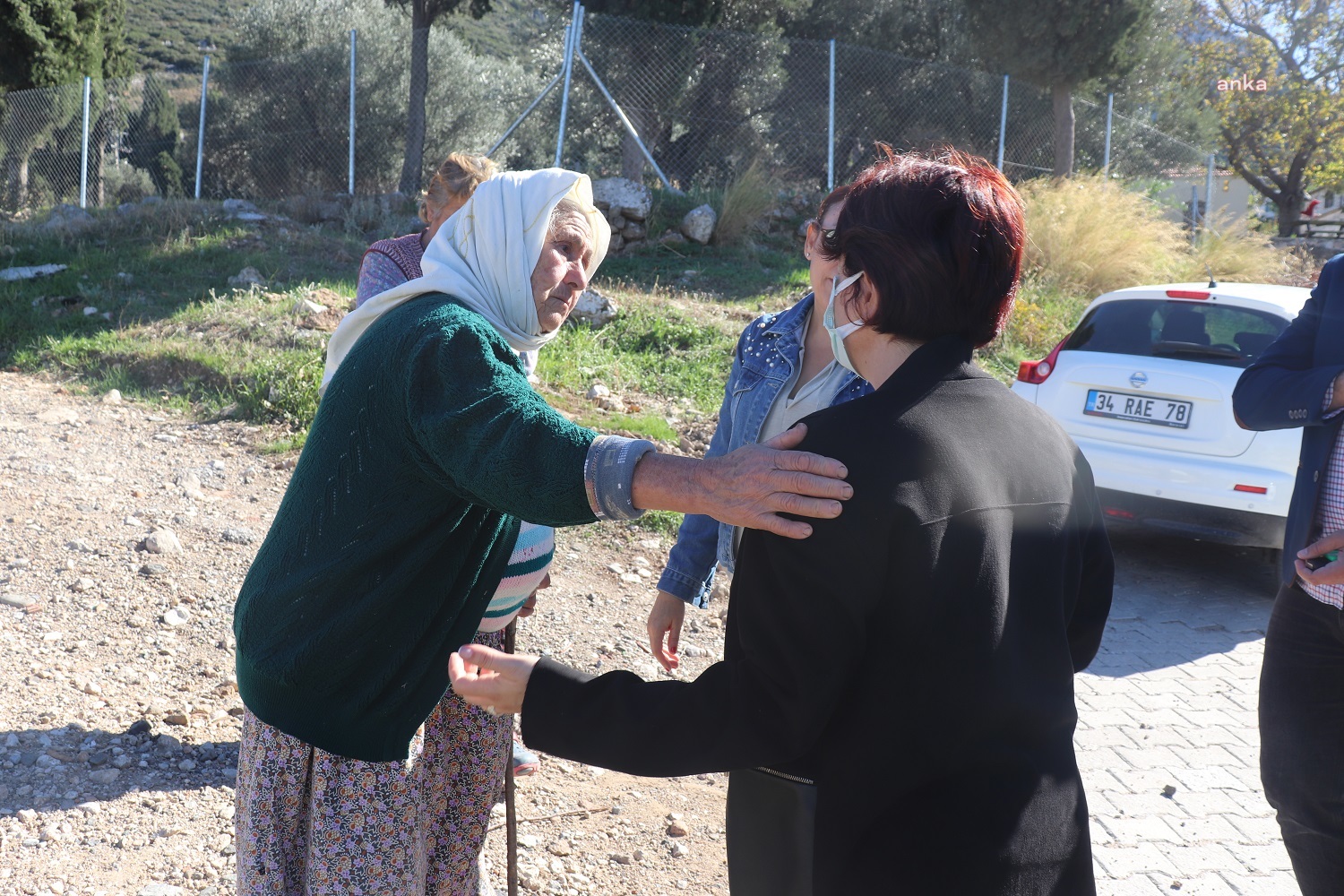 KARABURUN BELEDİYE BAŞKANI ERDOĞAN: “KARABURUNLU DEPREMZEDELER YERİNDE DÖNÜŞÜM İSTİYOR”