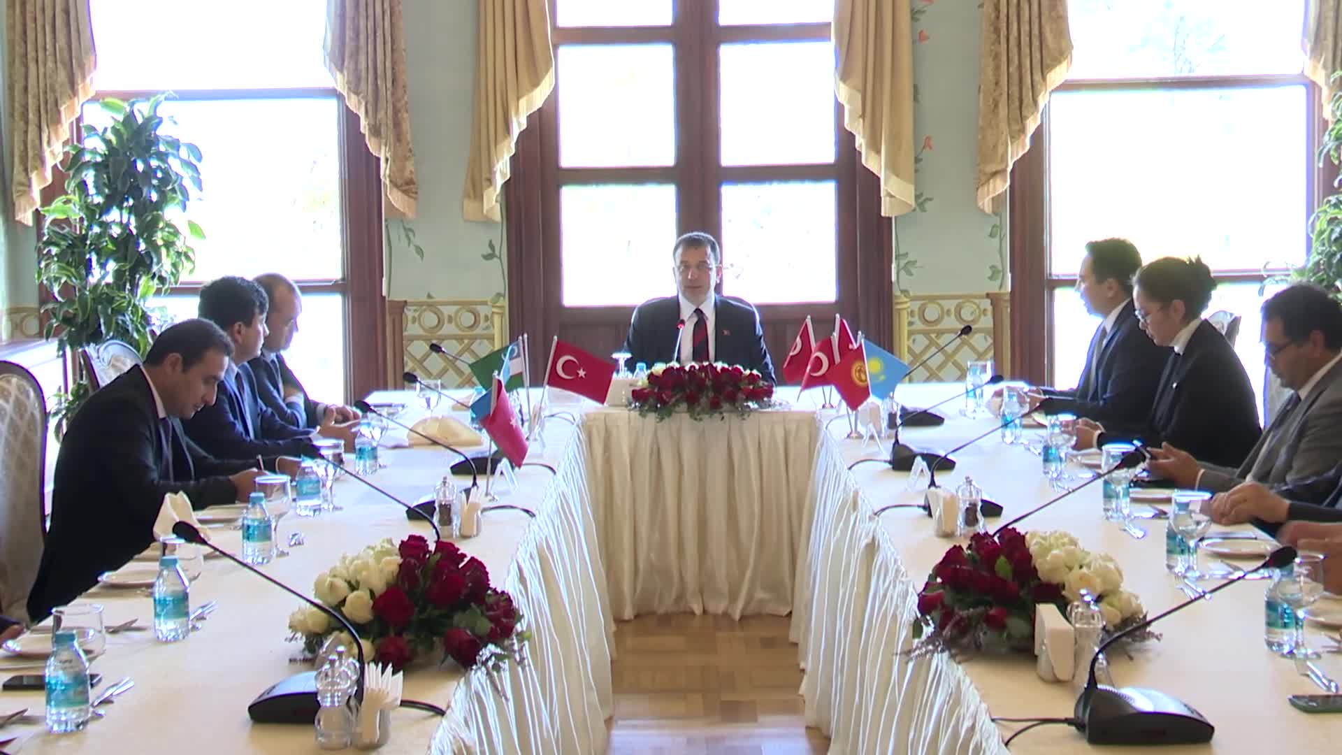İMAMOĞLU: "İSTANBUL, TÜRK DÜNYASI DEVLETLERİNİN AİLE BAĞLARINI KUVVETLENDİRECEK HER ADIMDA ÜZERİNE DÜŞENİ YAPMAYA HAZIR"