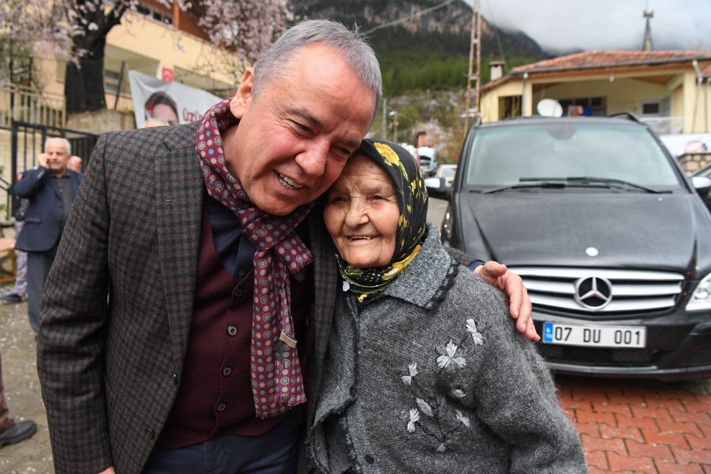 ANTALYA BELEDİYE BAŞKANI BÖCEK'TEN ANNELER GÜNÜ MESAJI