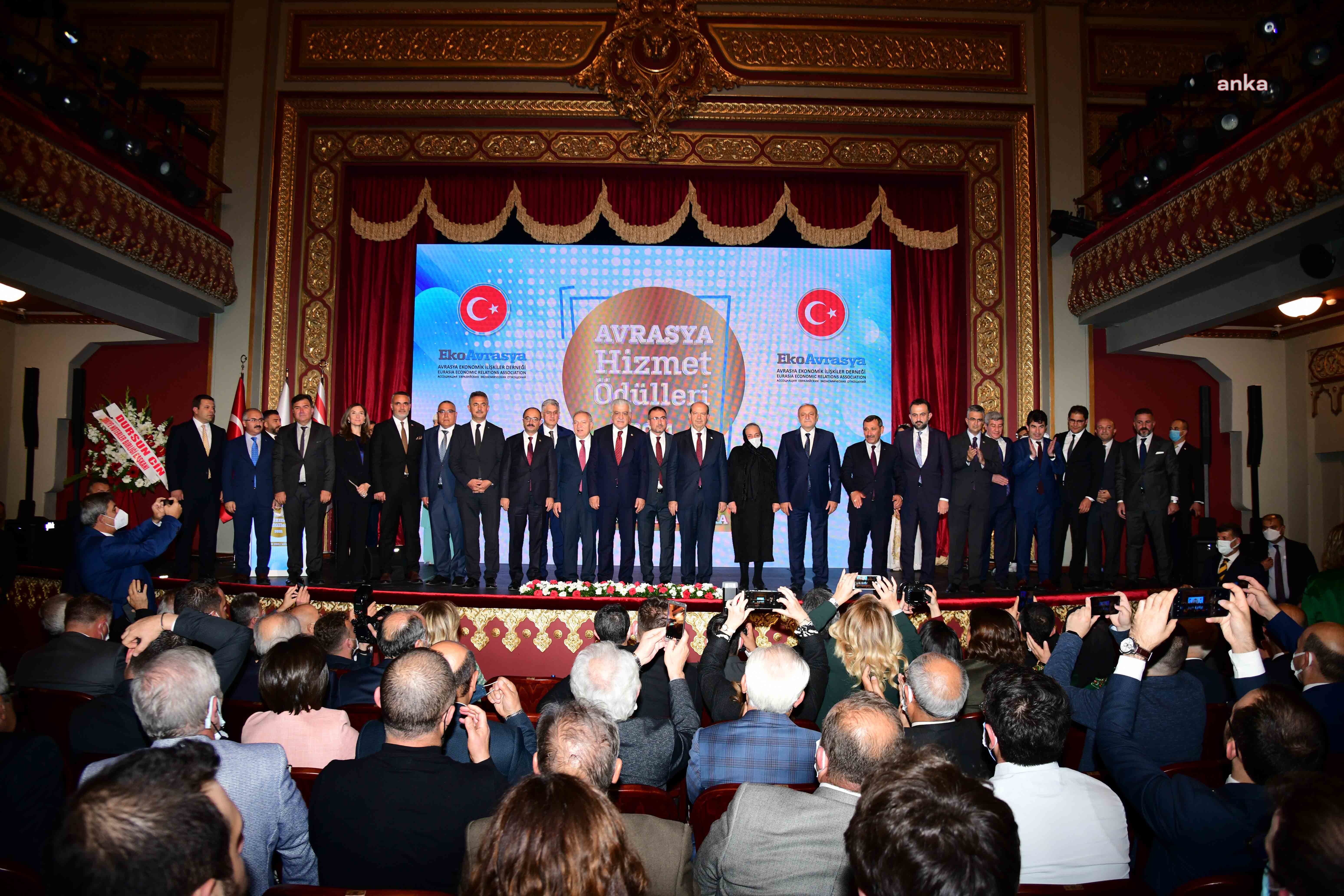 AKK BAŞKANI HALİL İBRAHİM YILMAZ’A TARİHİ VE KÜLTÜREL DEĞERLERE SAHİP ÇIKMA ÖDÜLÜ
