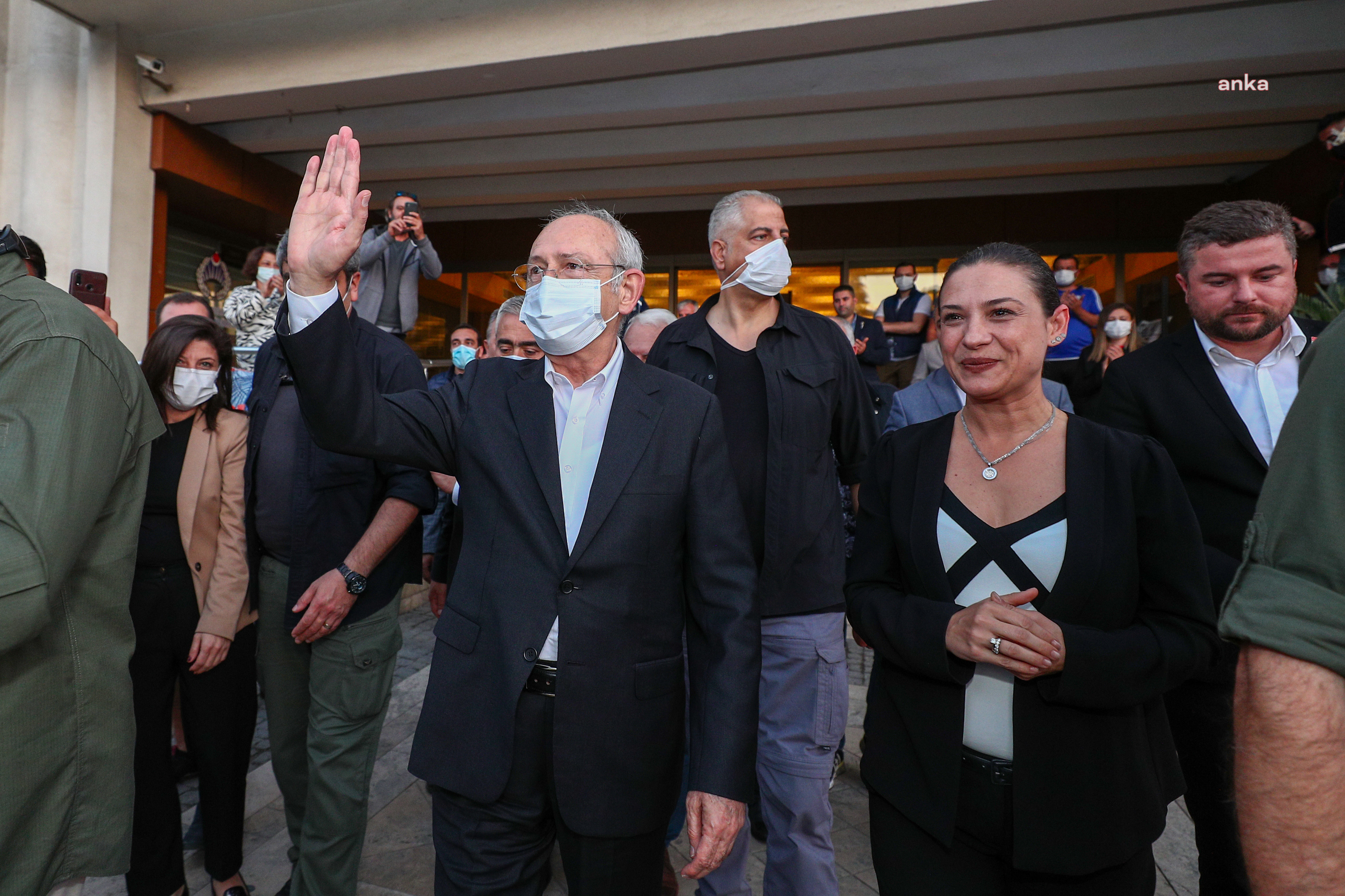 KILIÇDAROĞLU, SELÇUK BELEDİYE BAŞKANI SENGEL'İ ZİYARET ETTİ