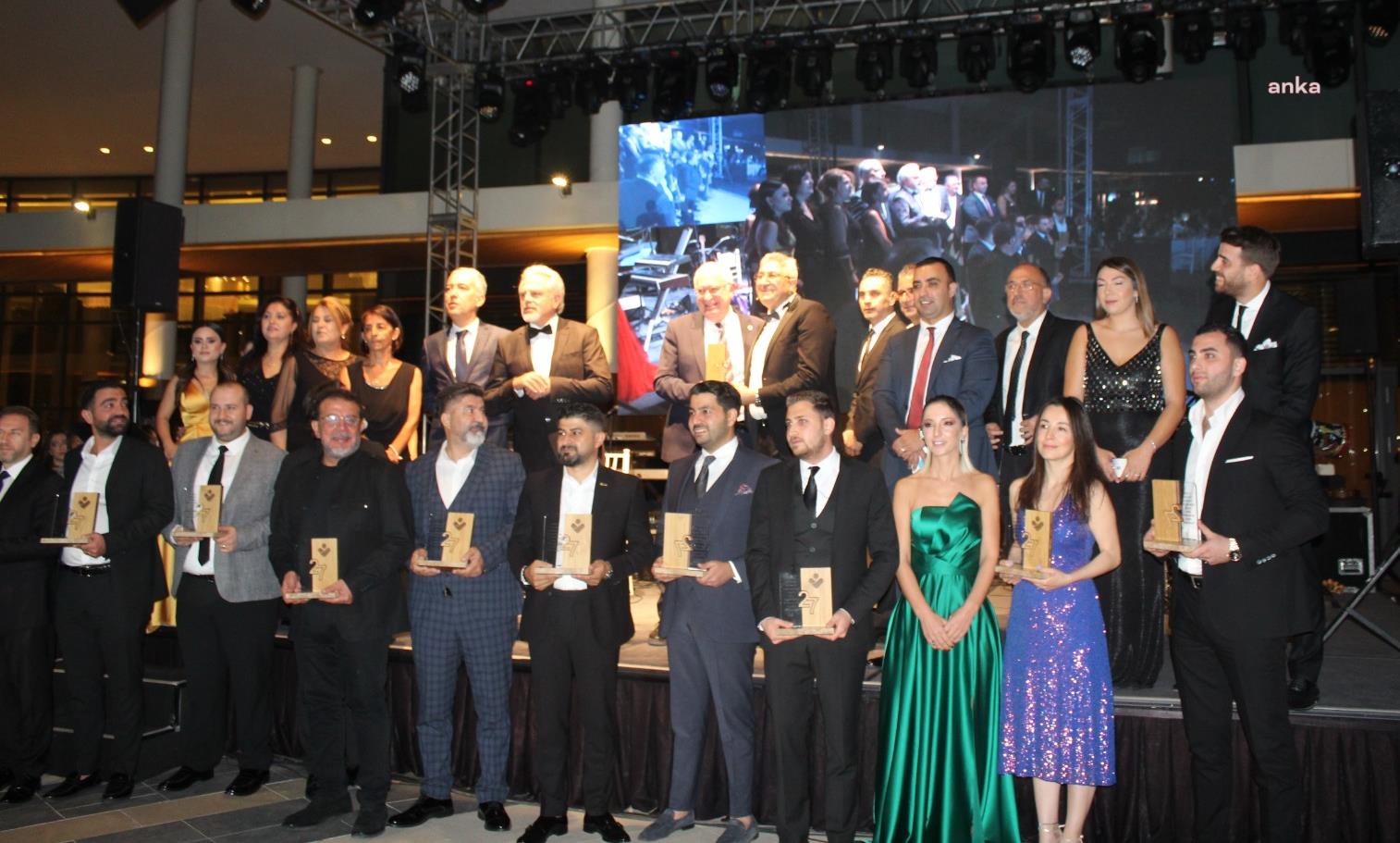 ADANA GÜNEY EĞİTİM VAKFI 27. GELENEKSEL BALOSU'NUN GELİRİ ÖĞRENCİLERE BURS OLACAK