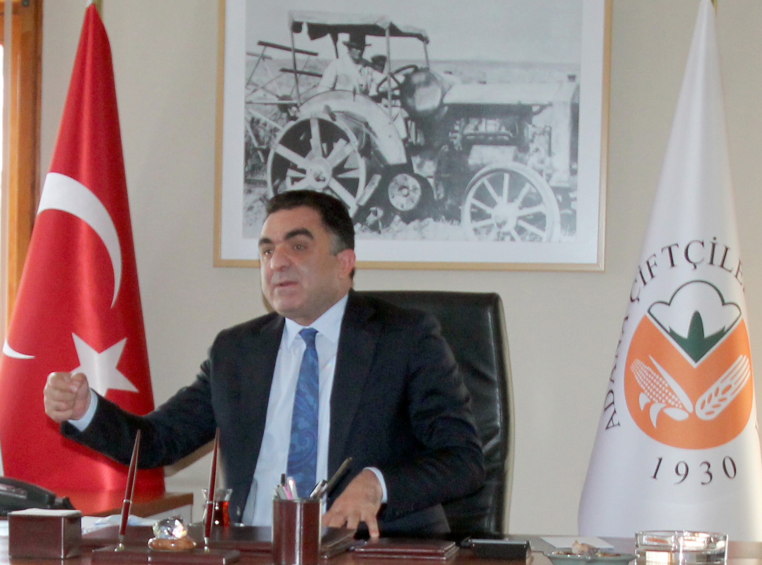 ADANA ÇİFTÇİLER BİRLİĞİ BAŞKANI DOĞRU: "GÜBRE TEMİNİ BAKANLIK TARAFINDAN YAPILARAK ÇİFTÇİYE HASAT VADELİ VERİLMELİ"