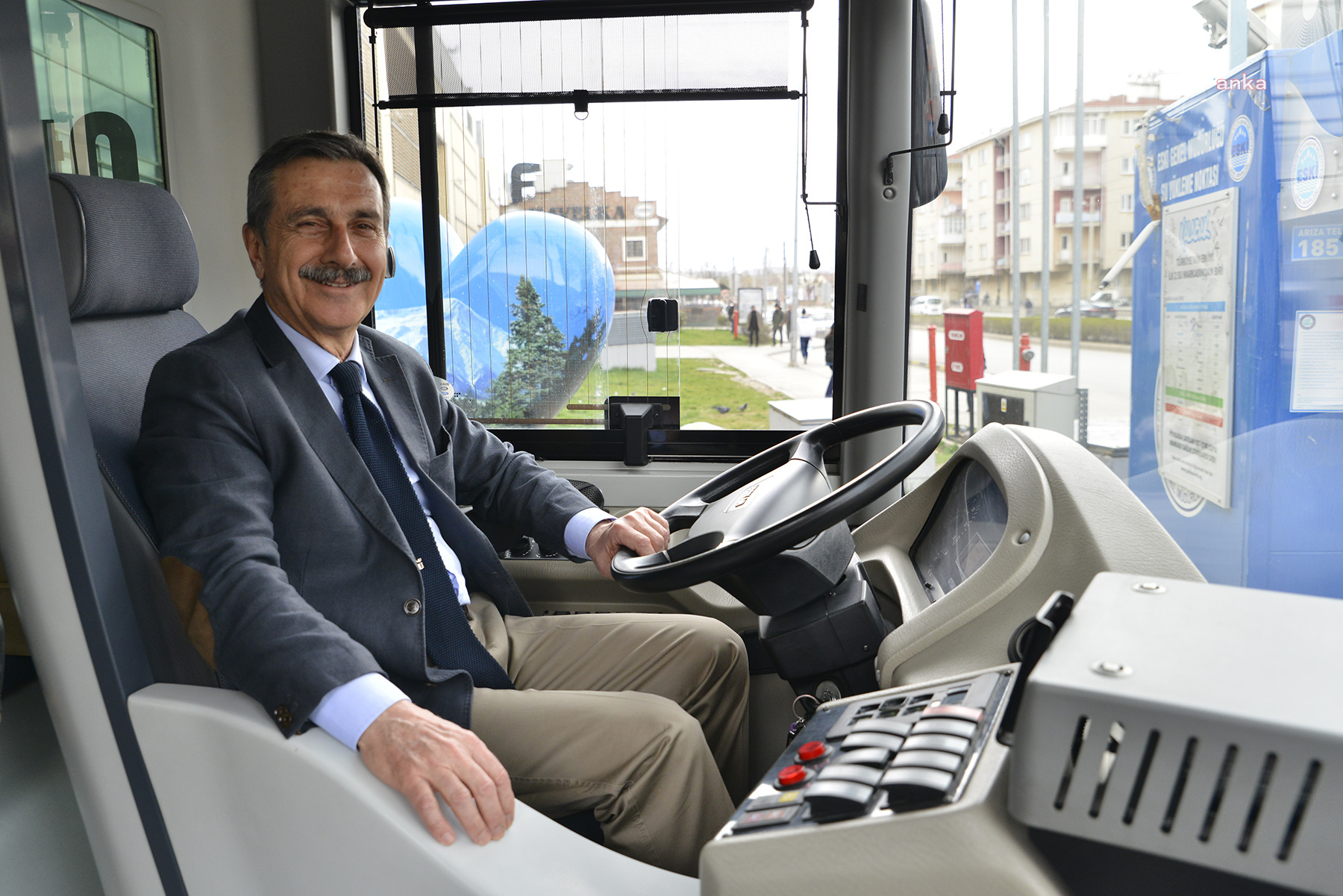TEPEBAŞI BELEDİYESİ'NDEN ÇEVRE DOSTU ARAÇLAR İLE BİNLERCE LİRA TASARRUF