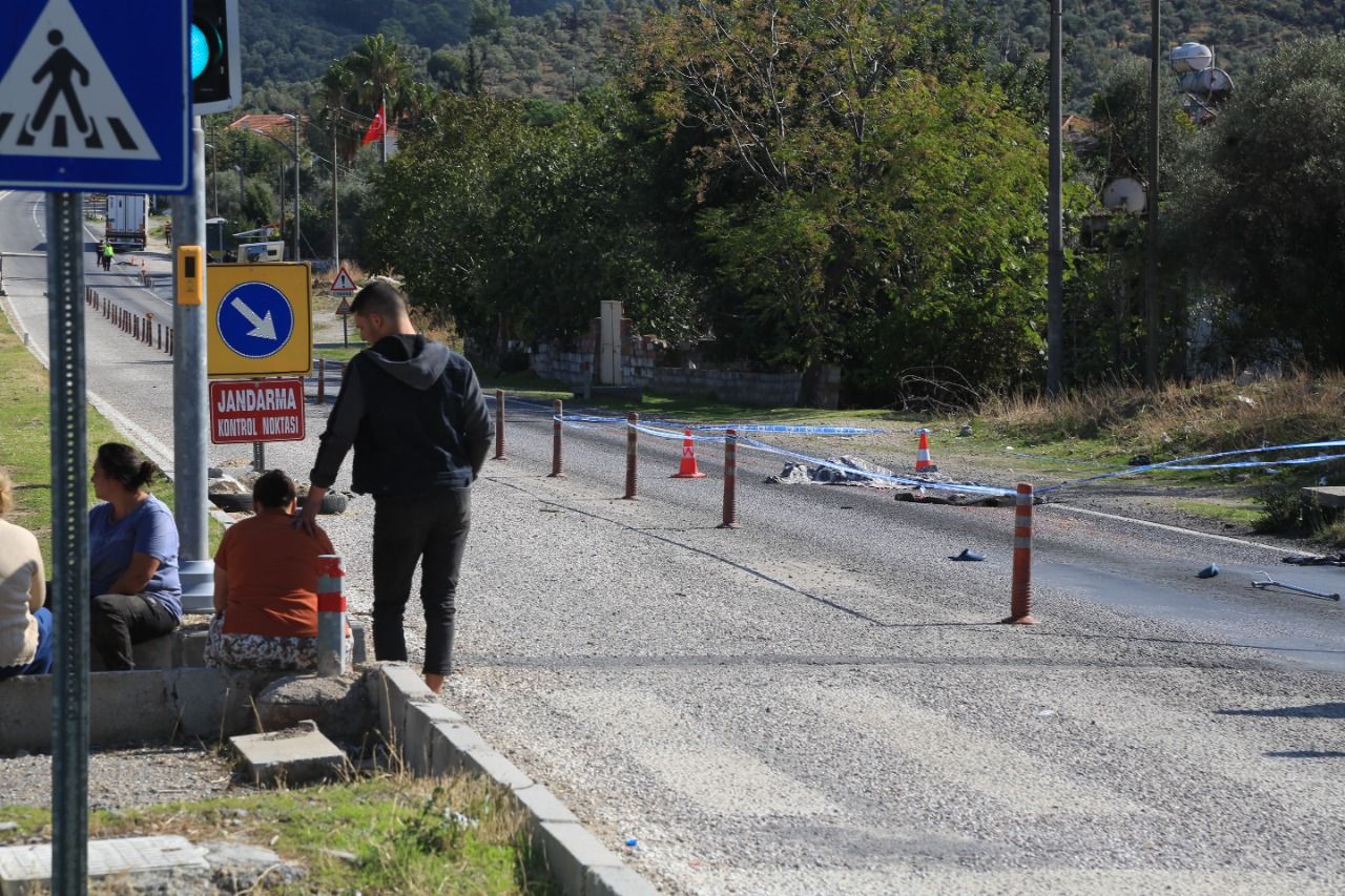 YAYA GEÇİDİNDE TIR'IN ÇARPTIĞI KADIN YAŞAMINI YİTİRDİ